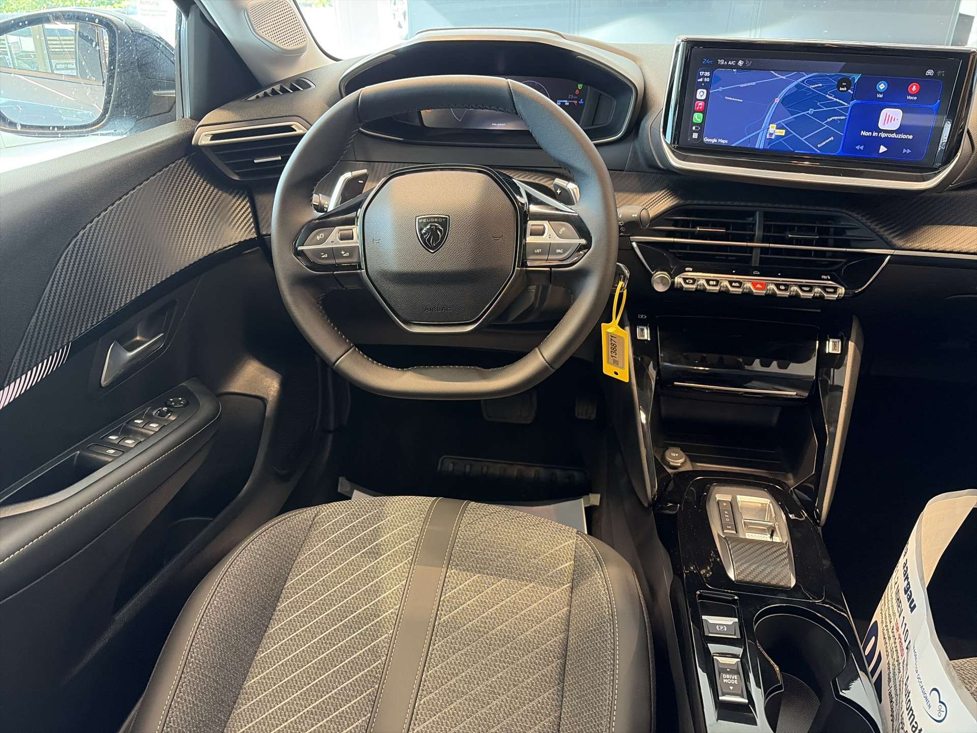 PEUGEOT 208 1.2 MHEV 110 Allure Automat-image-4