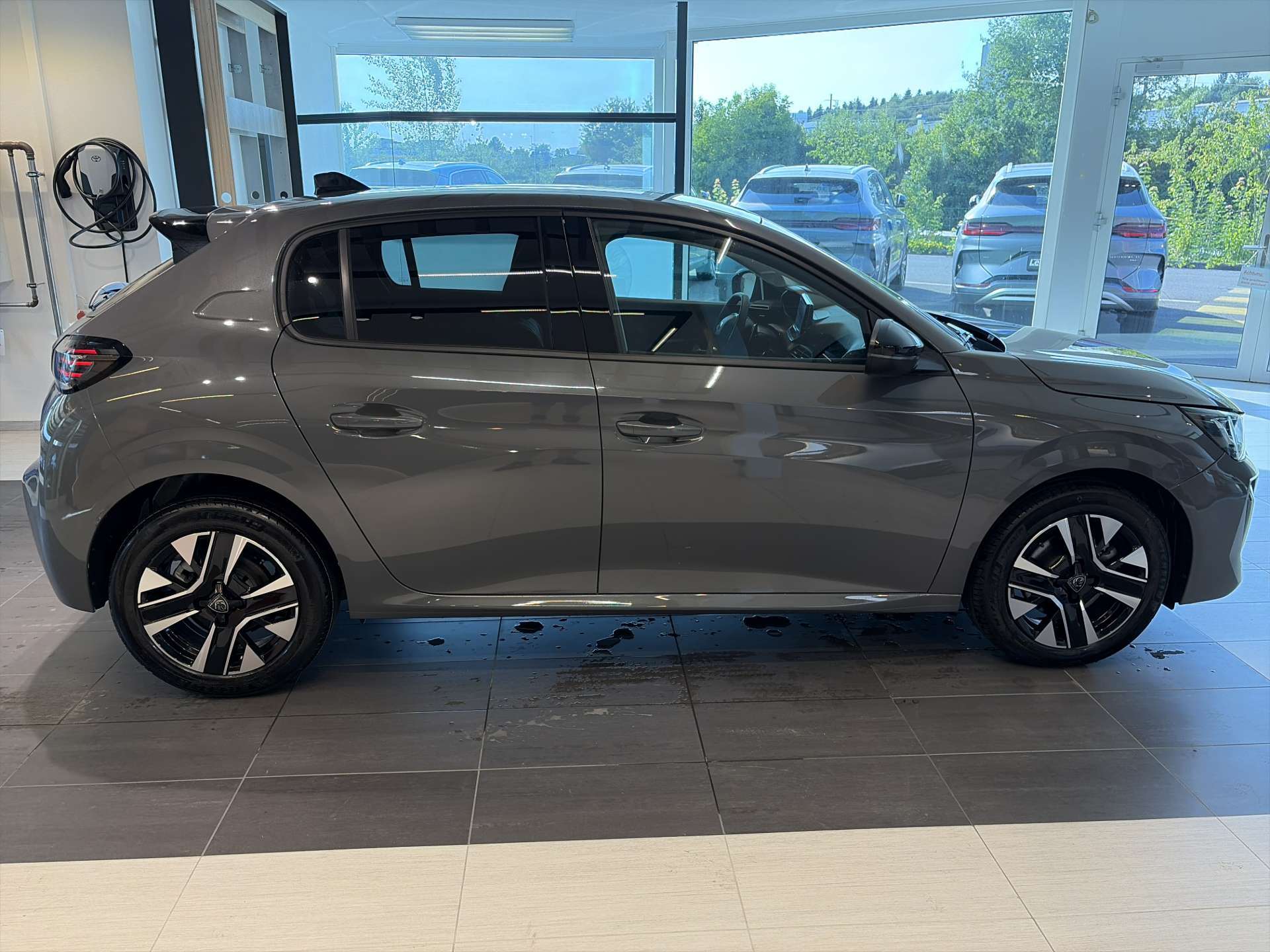 PEUGEOT 208 1.2 MHEV 110 Allure Automat-image-13