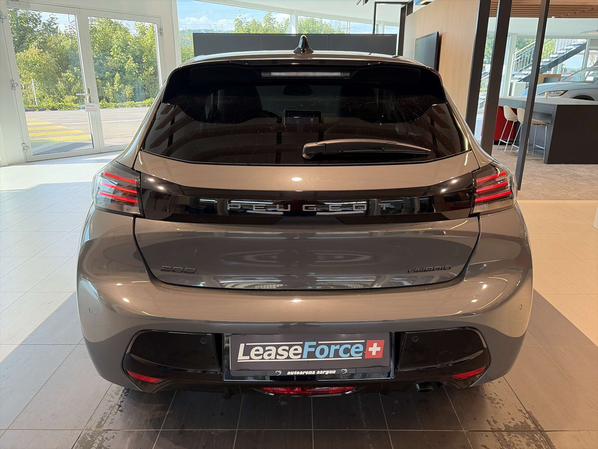 PEUGEOT 208 1.2 MHEV 110 Allure Automat-image-12