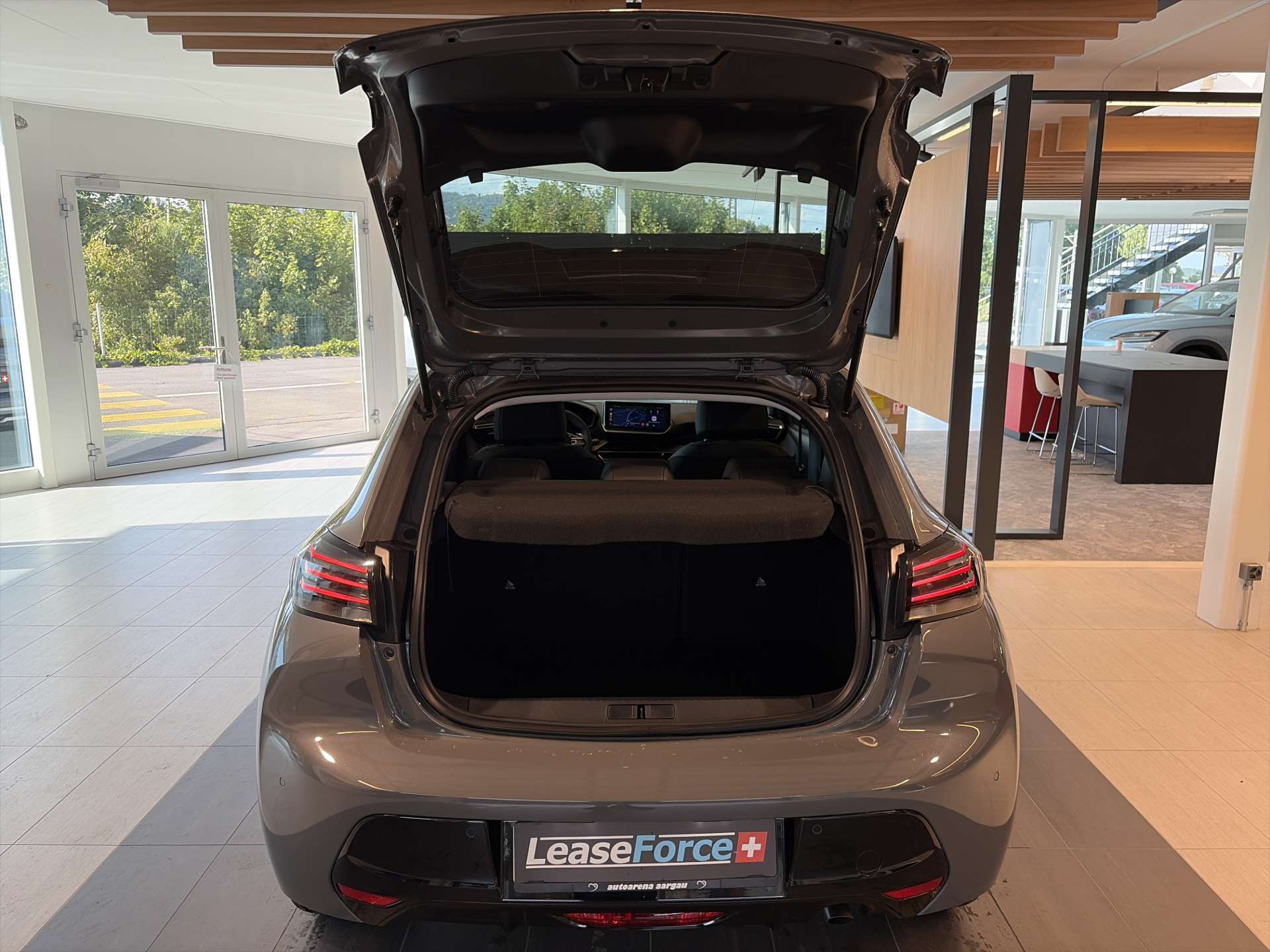 PEUGEOT 208 1.2 MHEV 110 Allure Automat-image-7