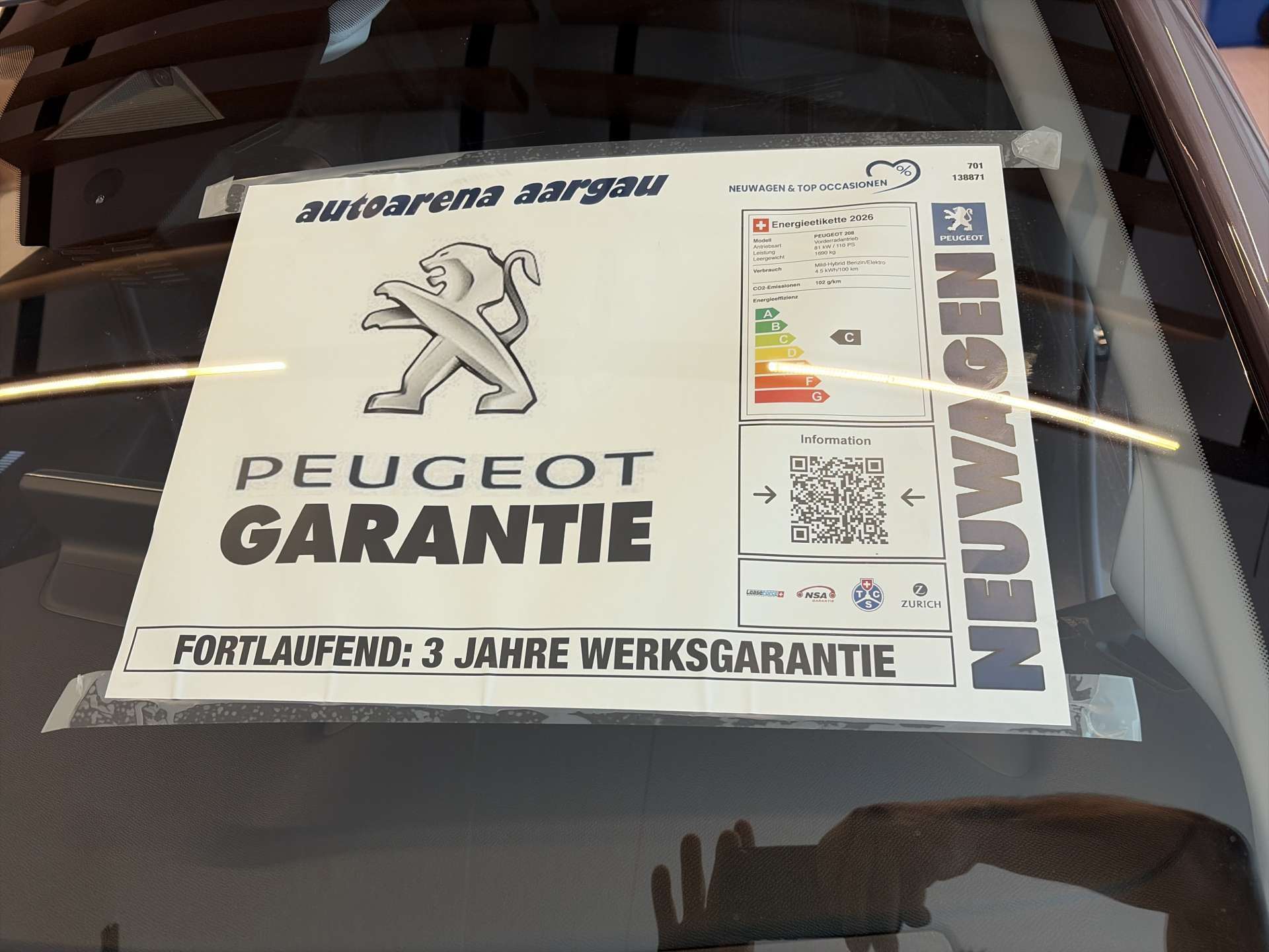 PEUGEOT 208 1.2 MHEV 110 Allure Automat-image-3