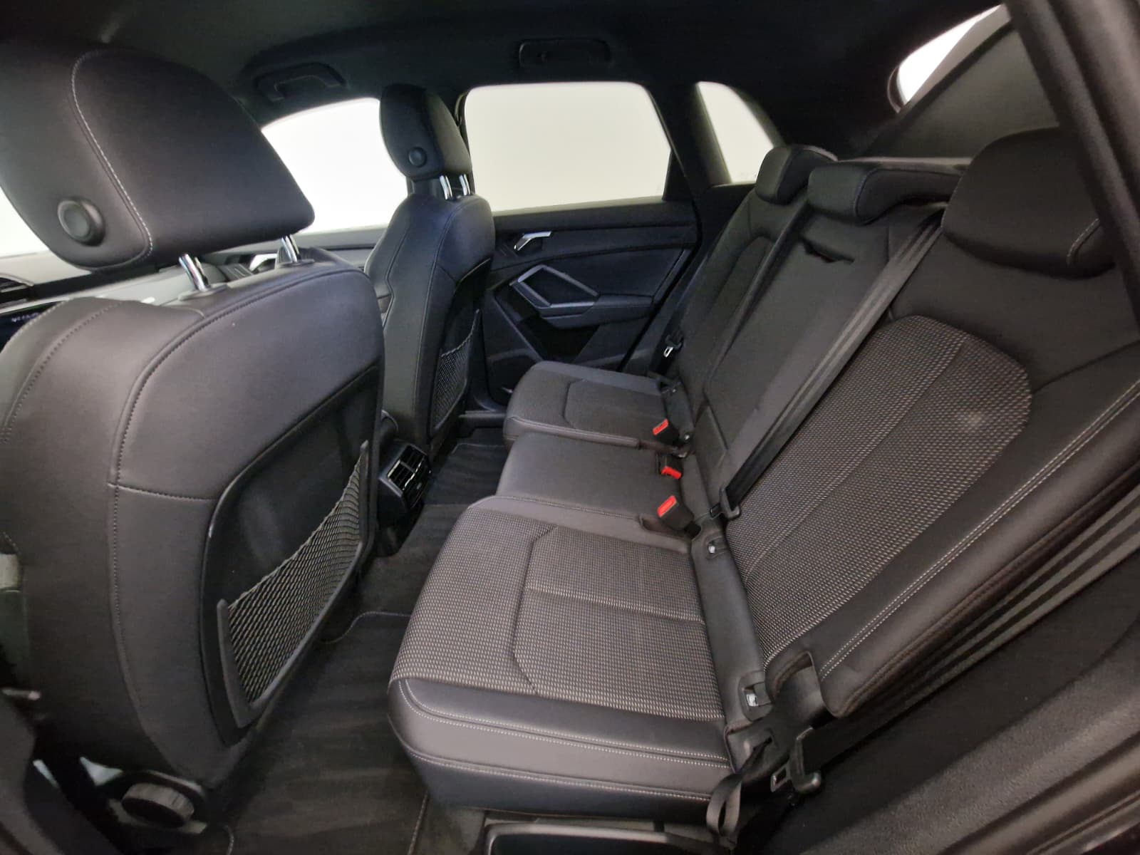 AUDI Q3 35 TFSI S line Attraction S-tronic-image-12