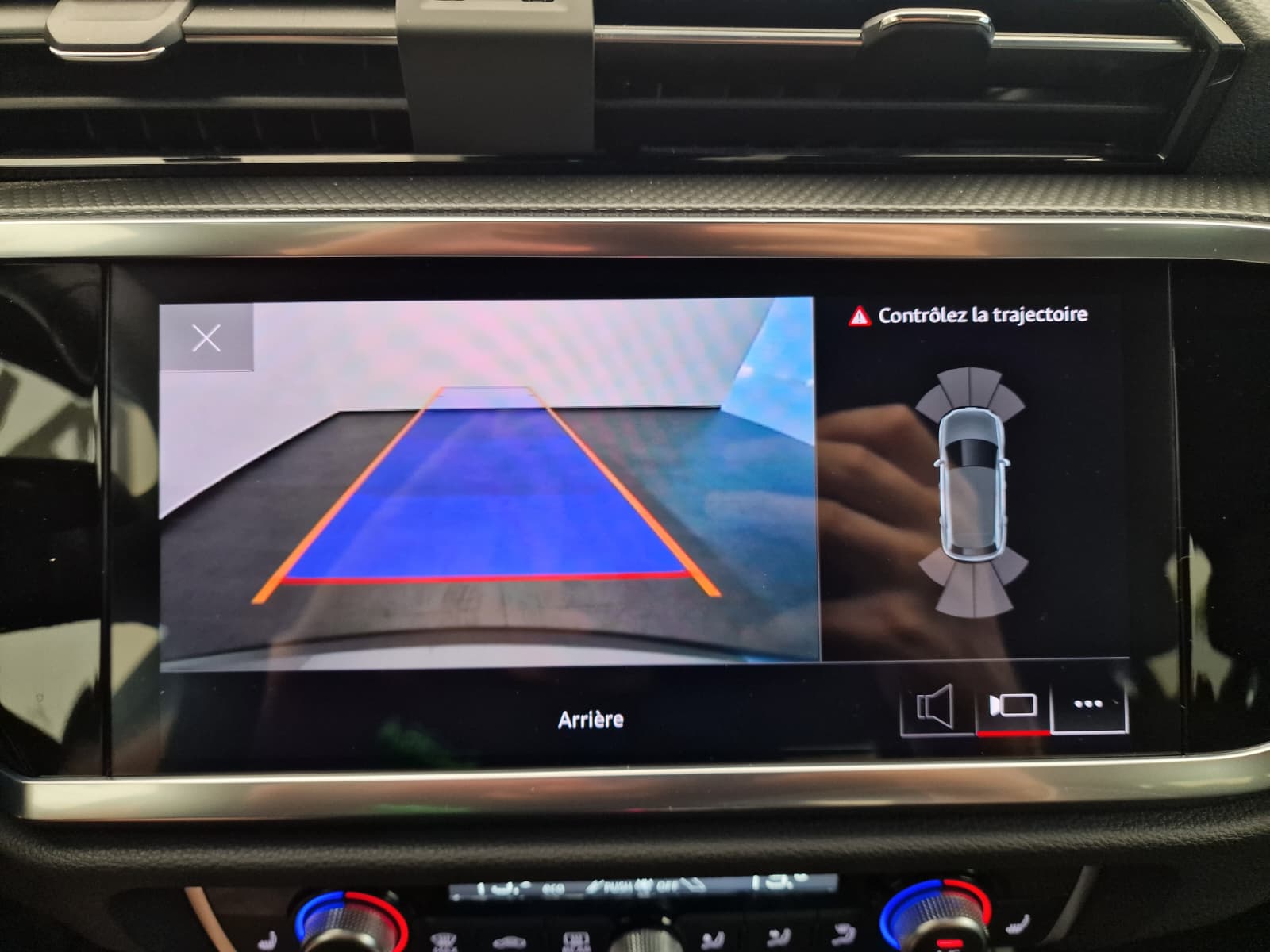 AUDI Q3 35 TFSI S line Attraction S-tronic-image-10