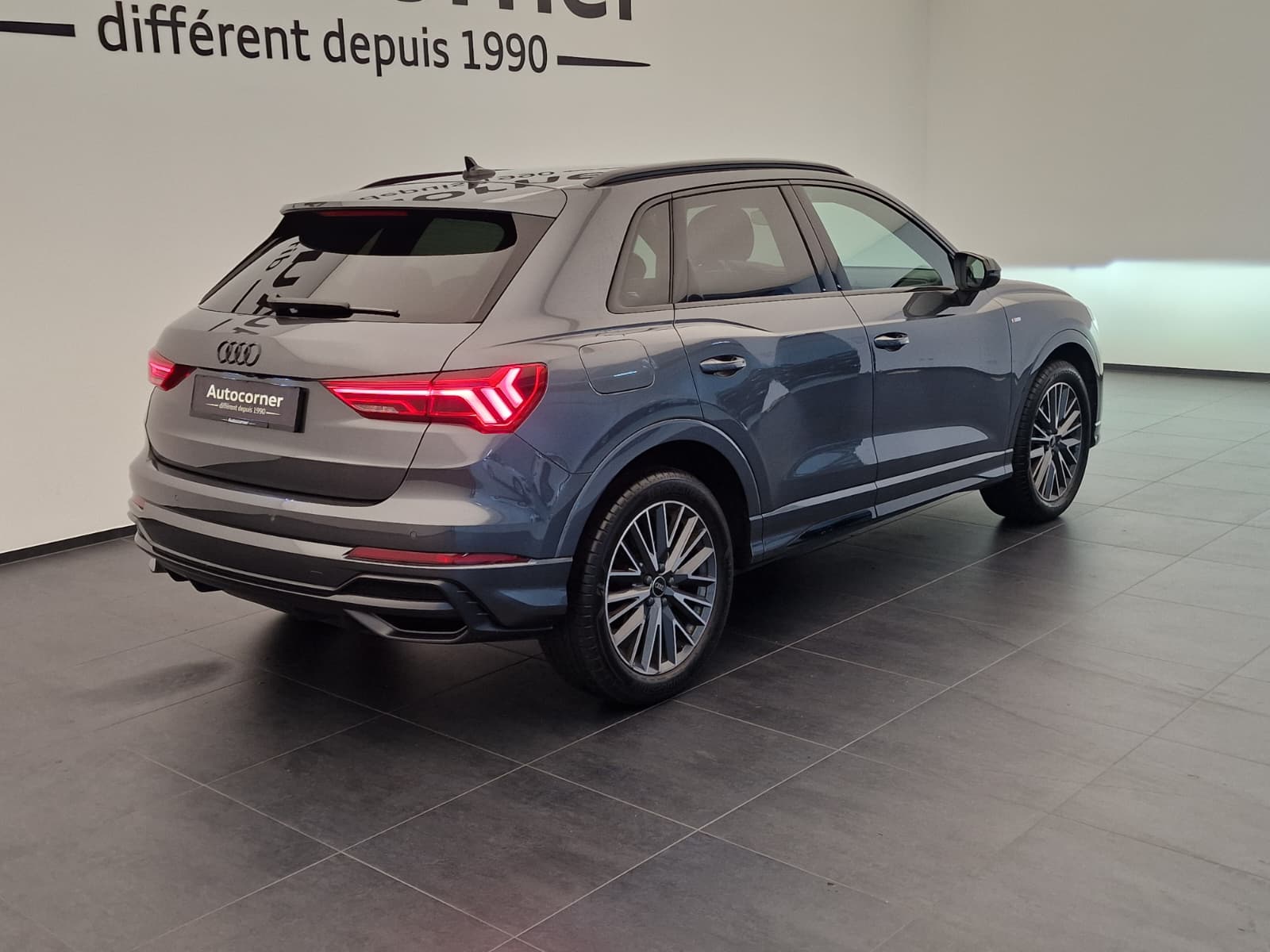 AUDI Q3 35 TFSI S line Attraction S-tronic-image-6