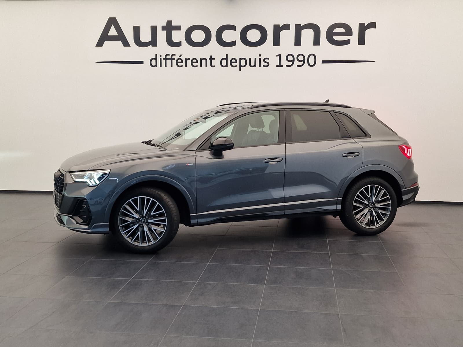 AUDI Q3 35 TFSI S line Attraction S-tronic-image-0