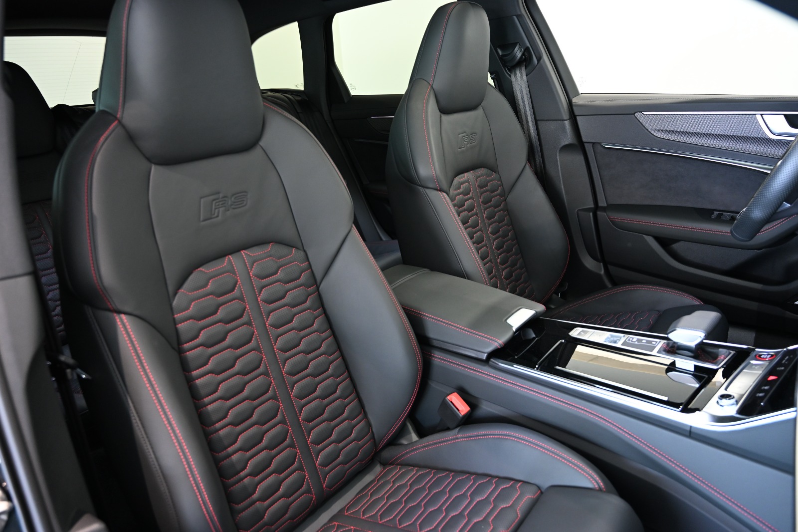 AUDI RS6 Avant 4.0 TFSI V8 Performance quattro-image-7