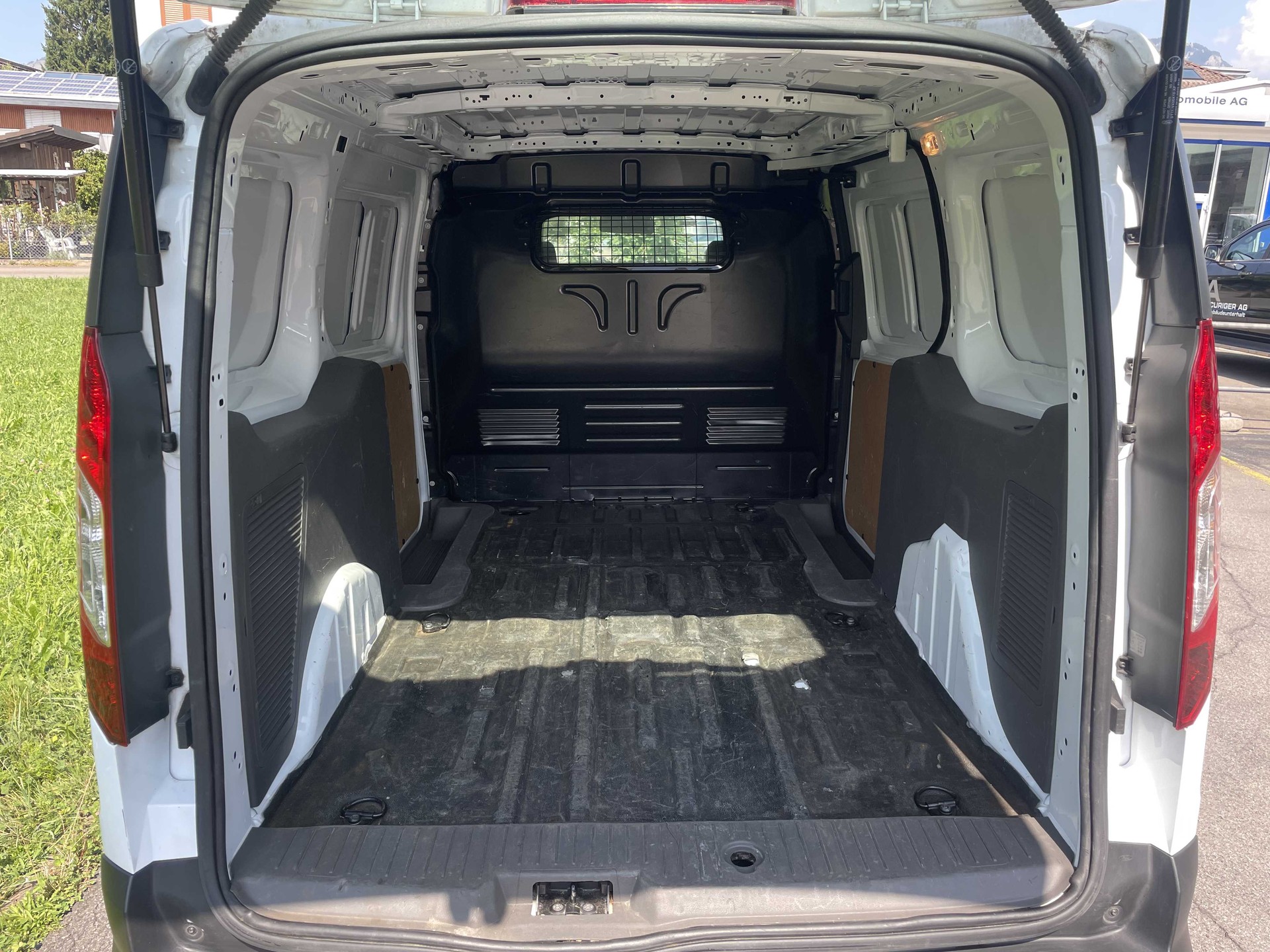 FORD Transit Connect Van 220 L2 1.0 EcoBoost 100PS Trend-image-11