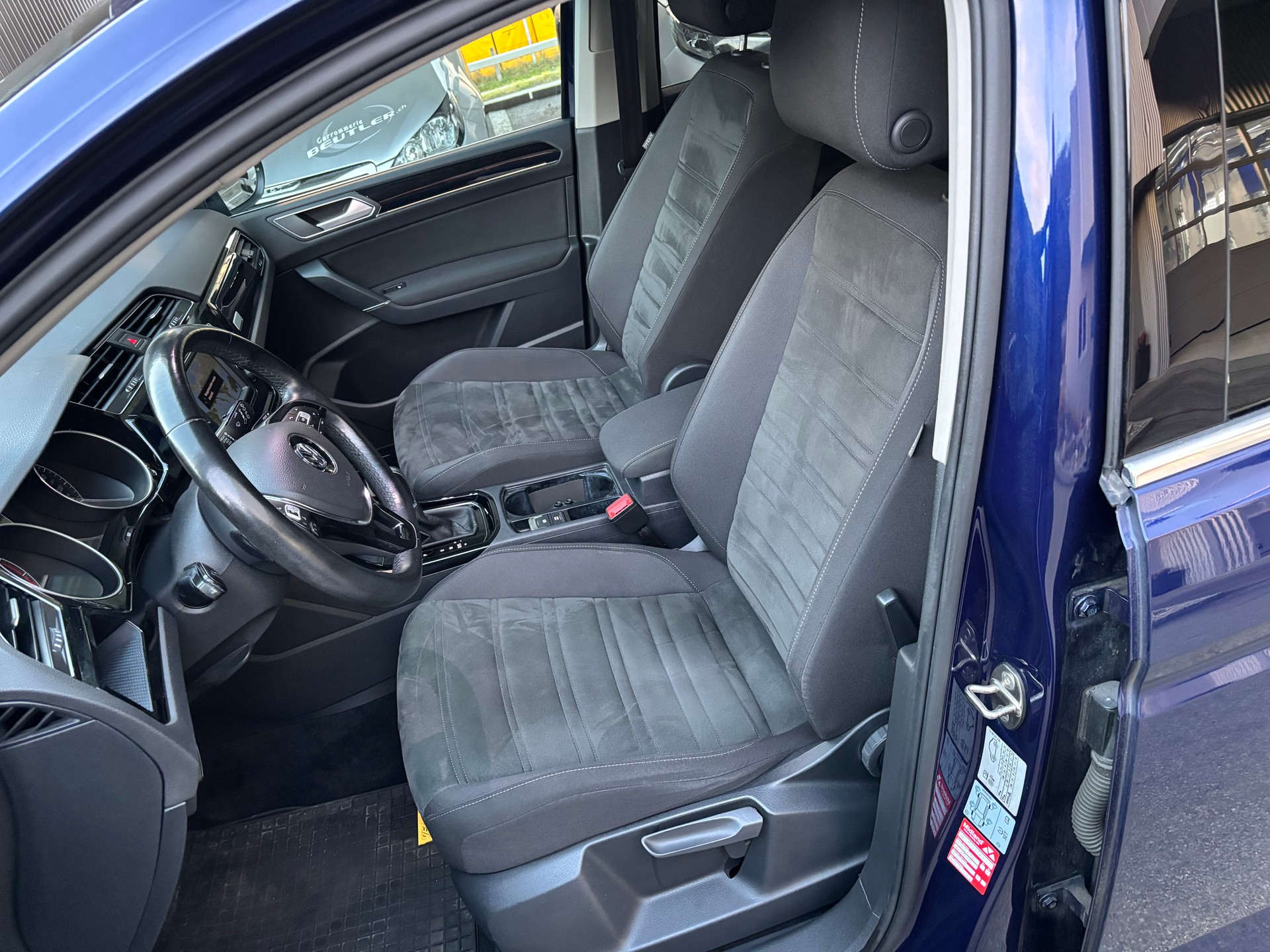 VW Touran 1.4 TSI BlueMotion Technology Highline DSG 7. Sitze-image-7