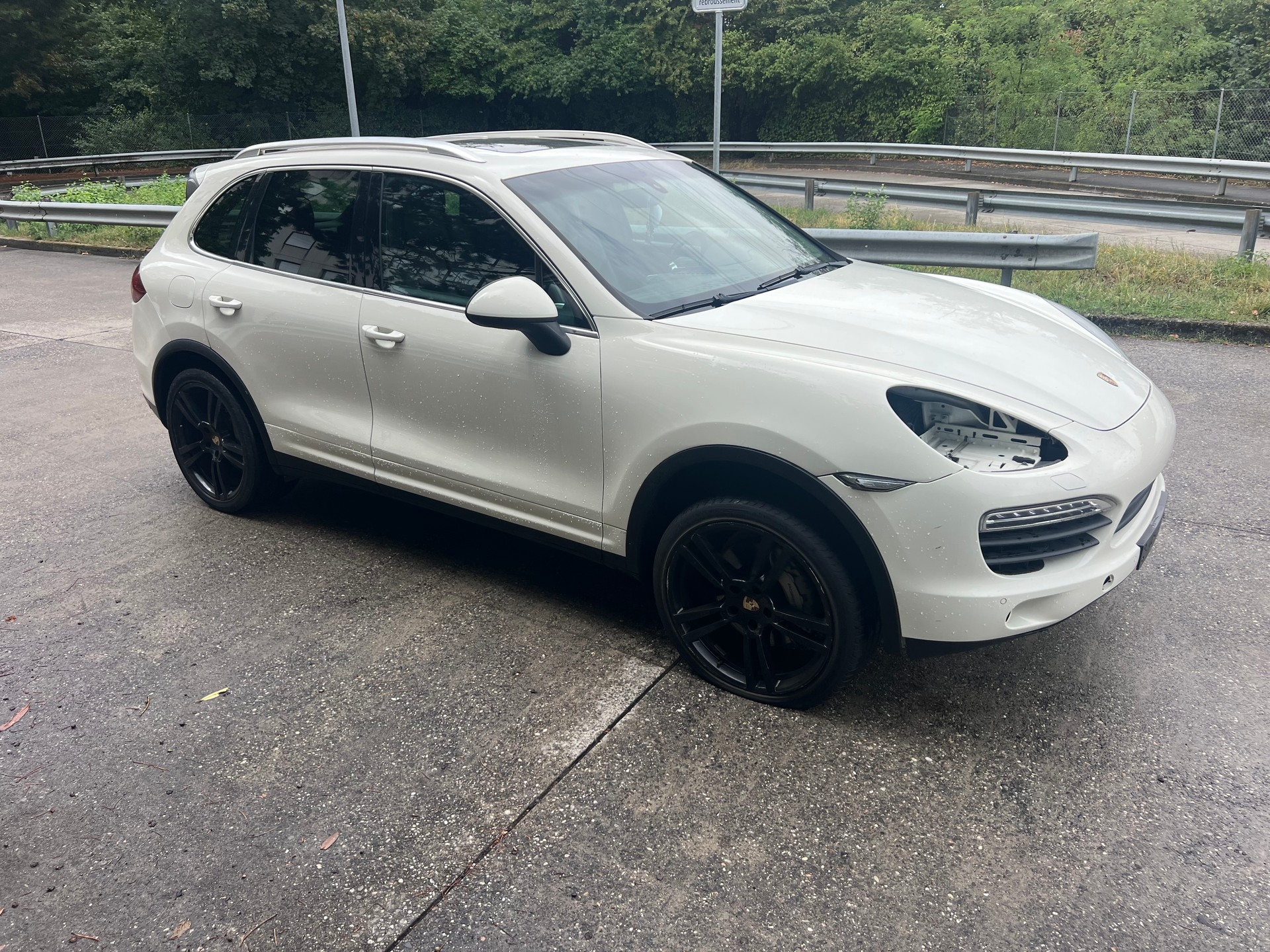 PORSCHE Cayenne S Hybrid-image-6