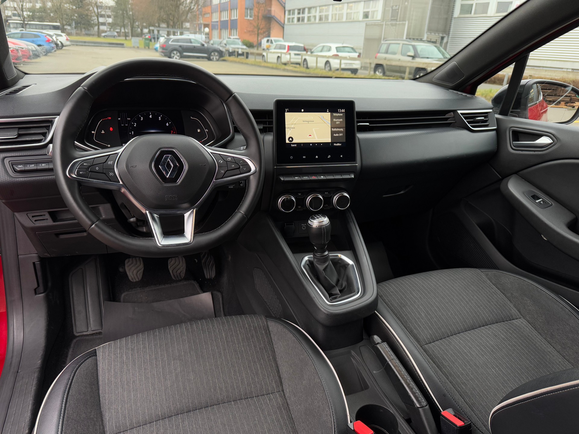 RENAULT Clio 1.0 Intens-image-11