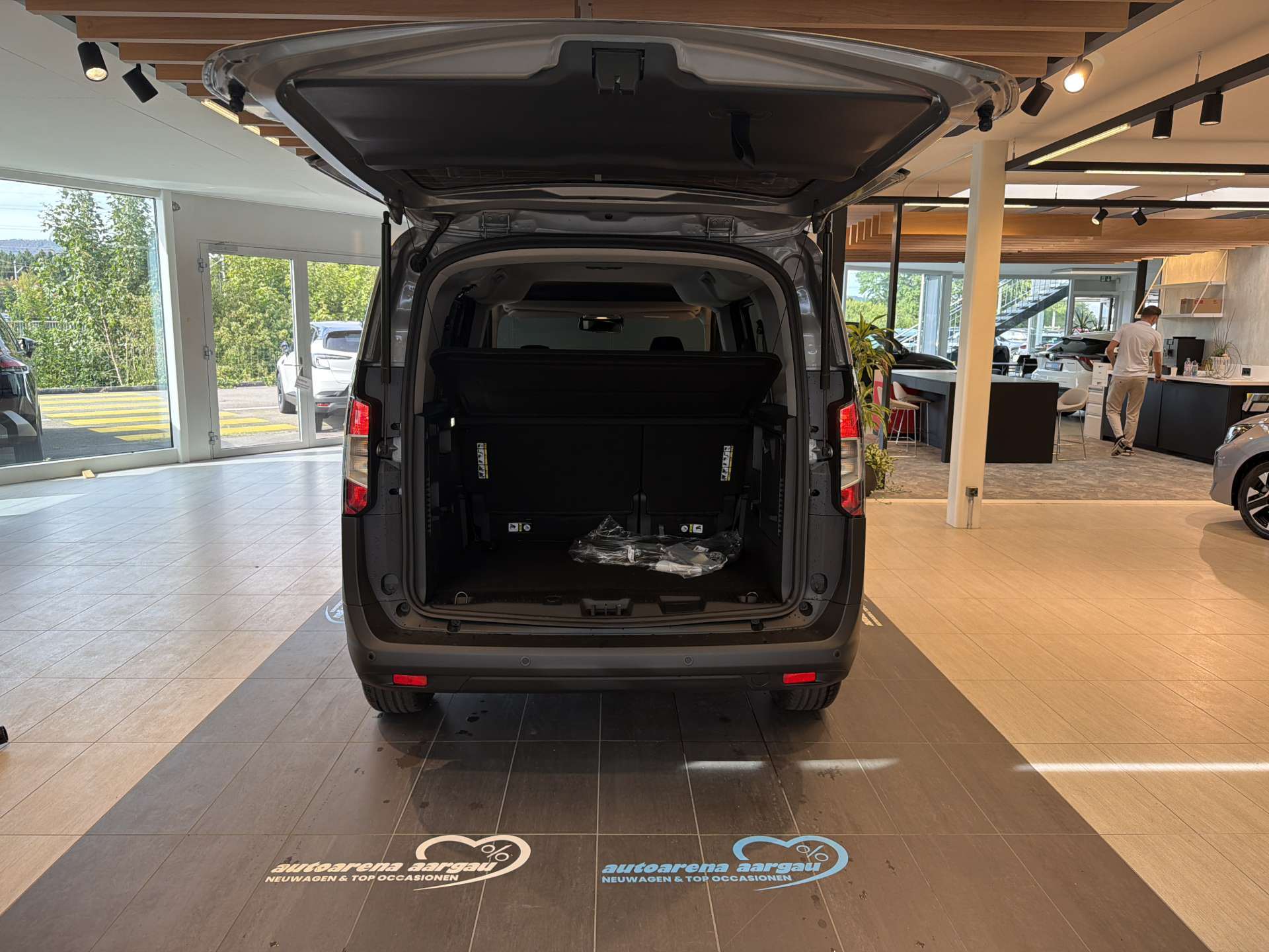 FORD Tourneo Courier 1.0 EcoBoost Titanium Automat-image-7