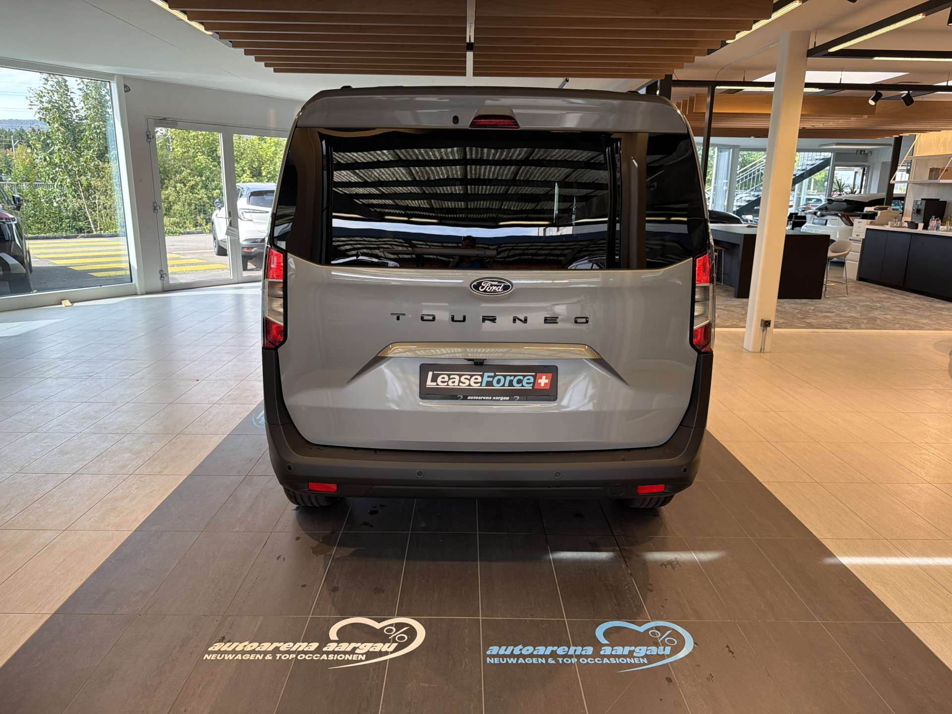 FORD Tourneo Courier 1.0 EcoBoost Titanium Automat-image-12