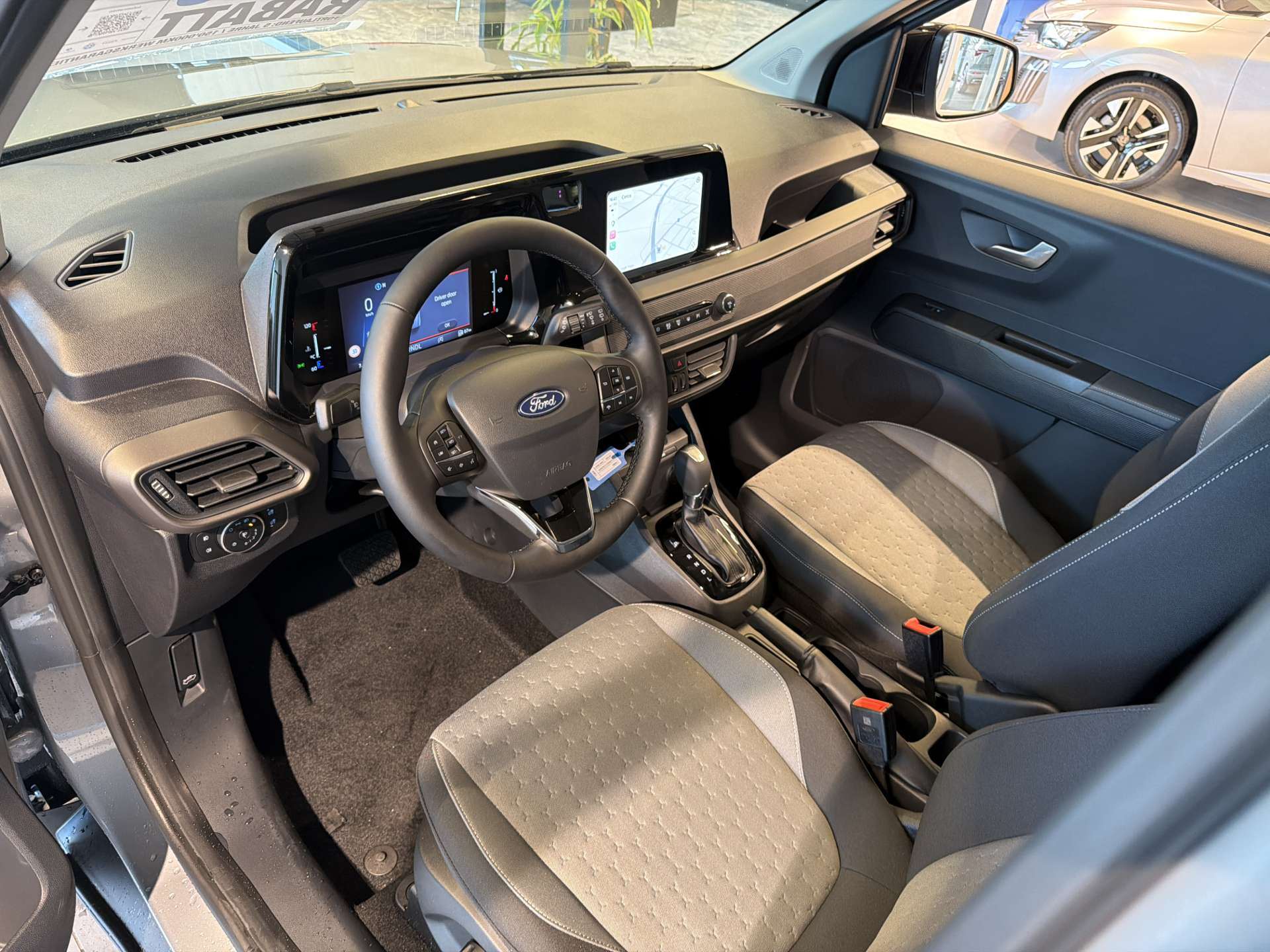 FORD Tourneo Courier 1.0 EcoBoost Titanium Automat-image-5