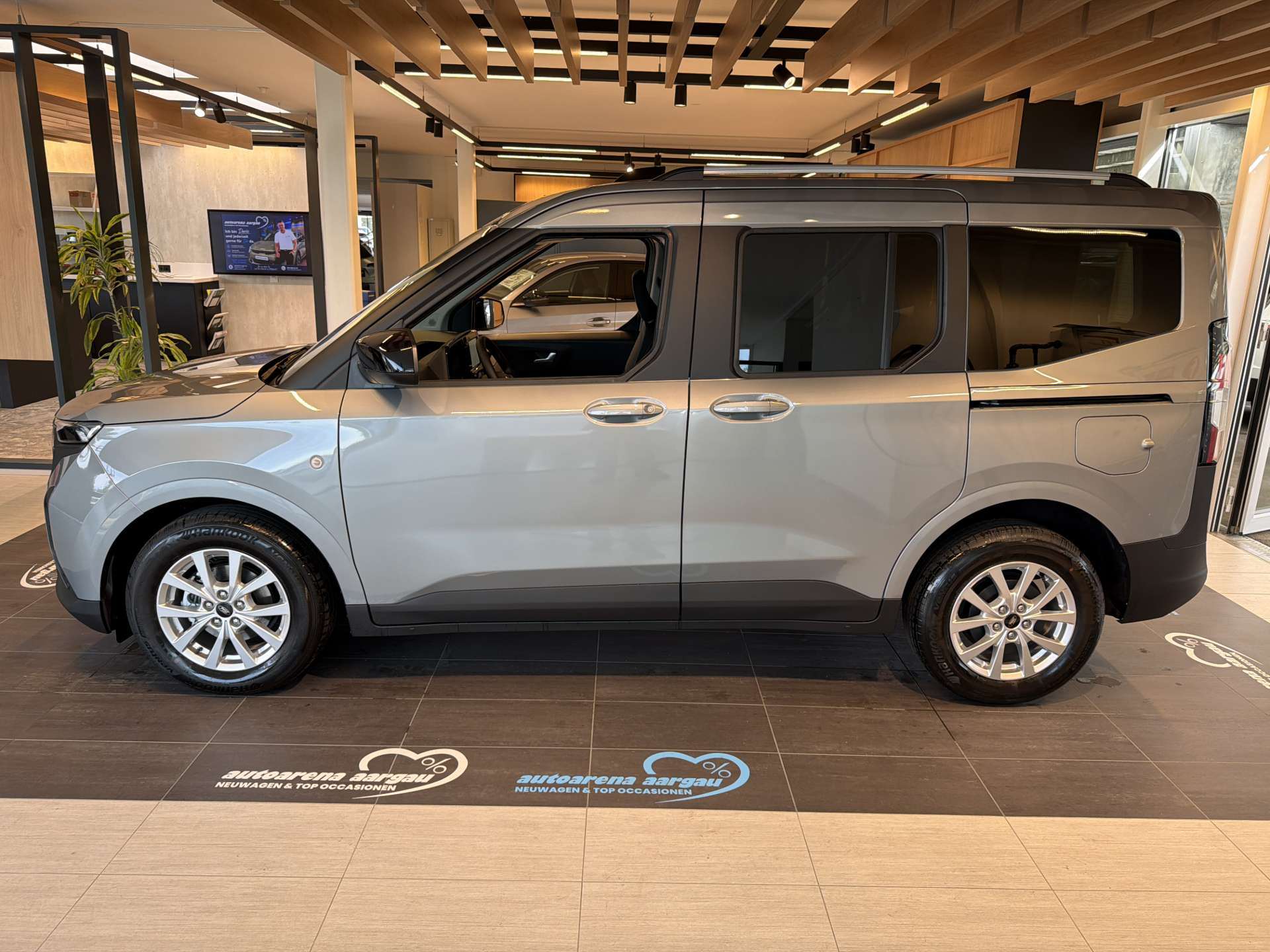 FORD Tourneo Courier 1.0 EcoBoost Titanium Automat-image-13