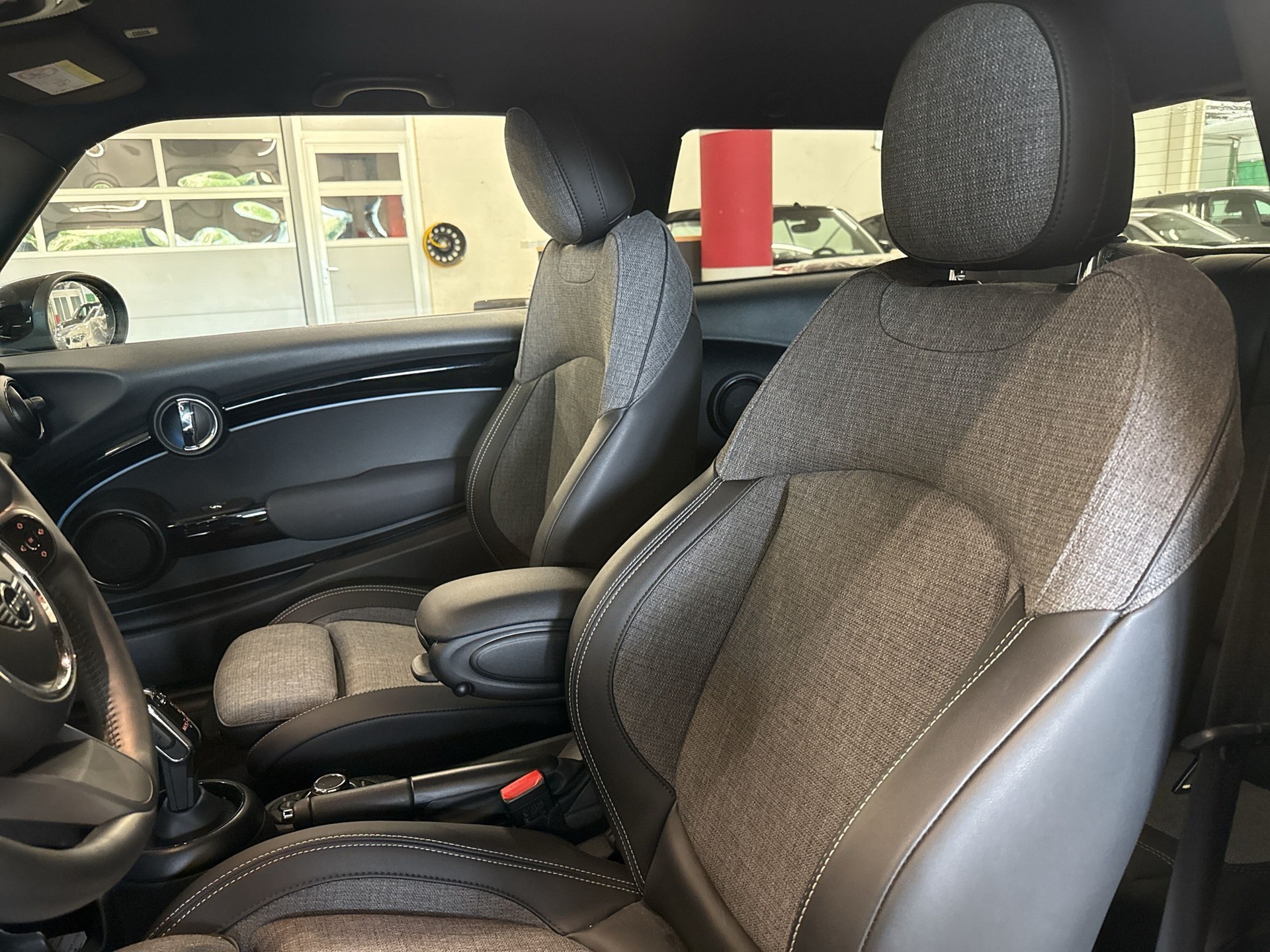 MINI Cooper Steptronic DKG-image-9