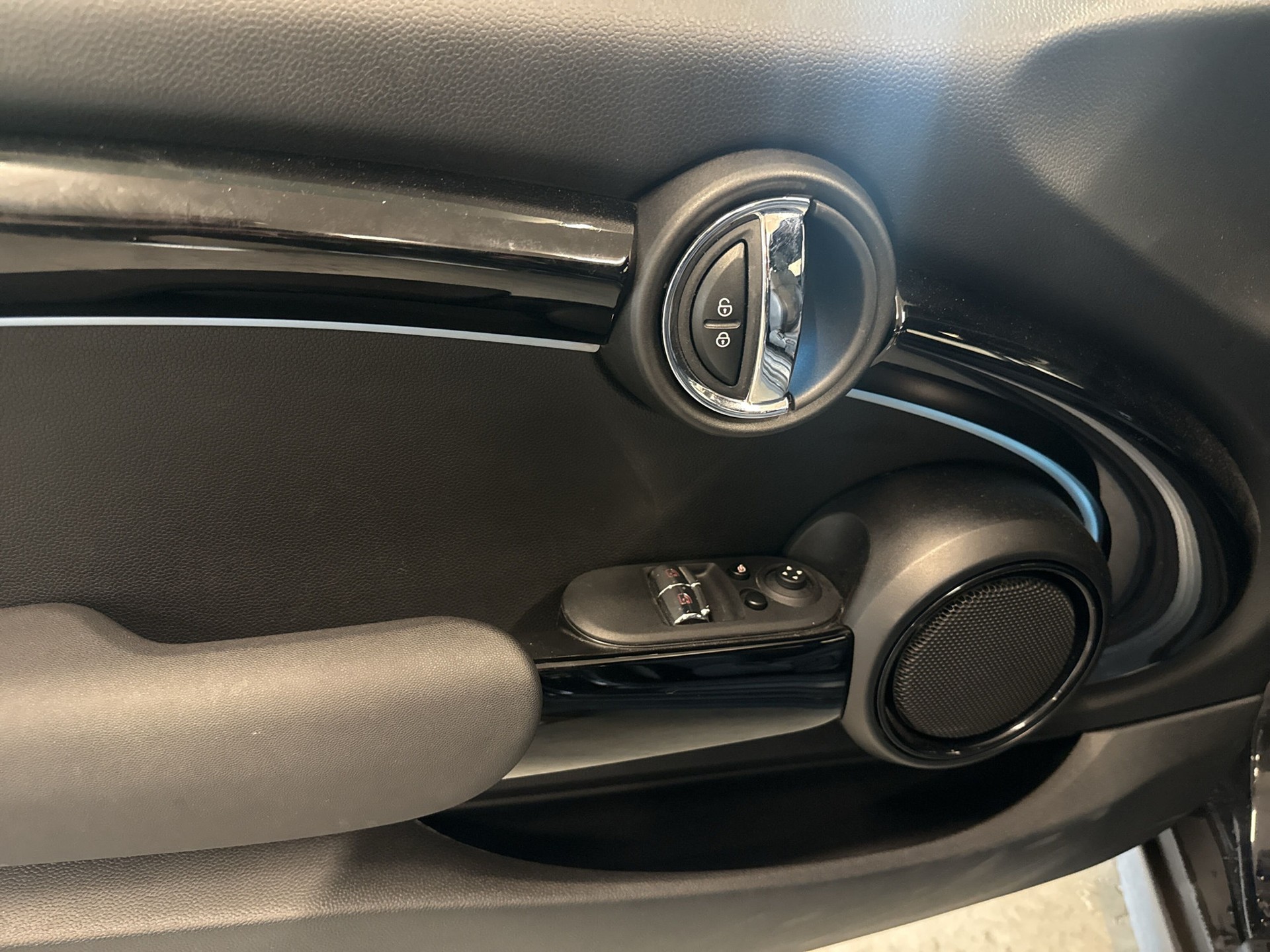 MINI Cooper Steptronic DKG-image-16