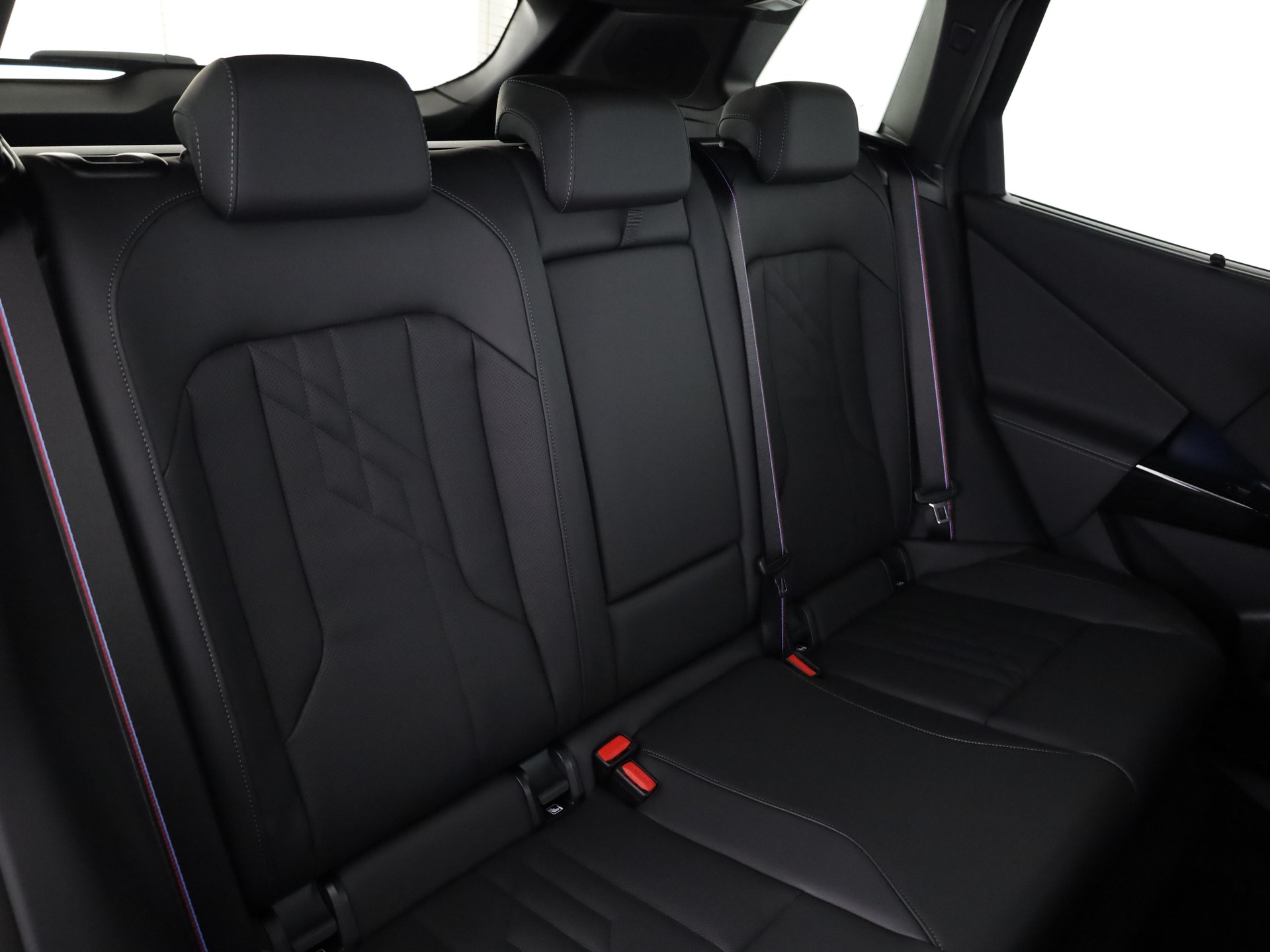 BMW X3 M50i-image-16