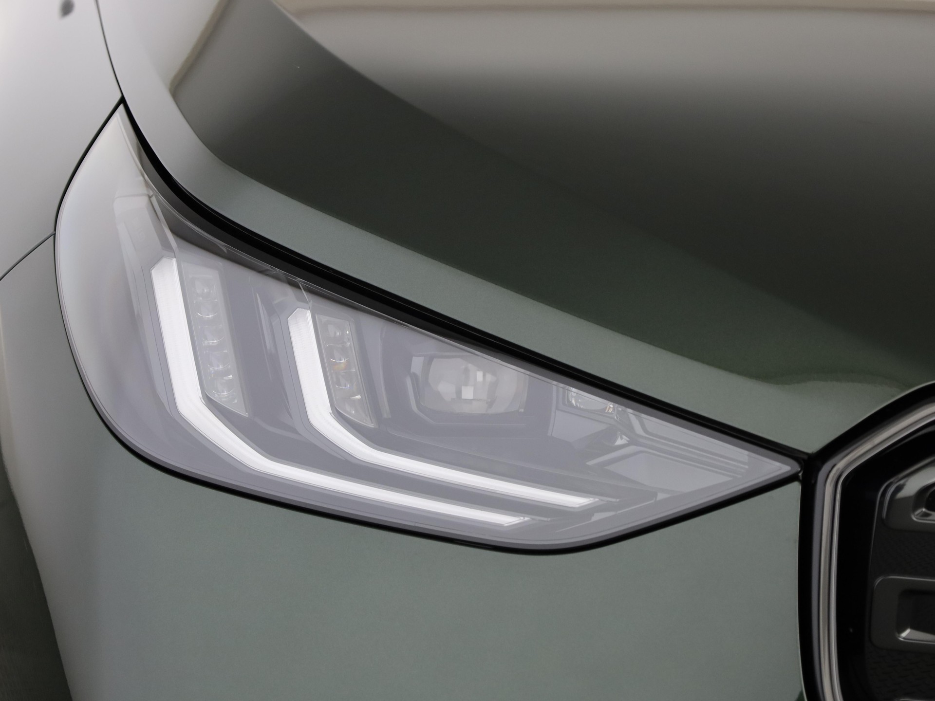 BMW X3 M50i-image-6