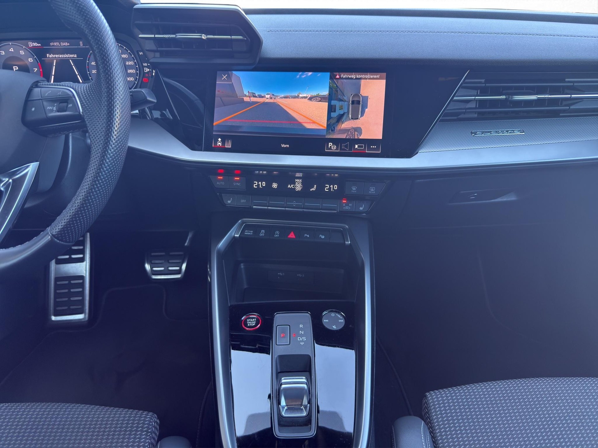 AUDI S3 Sportback 2.0 TFSI quattro S-Tronic-image-22