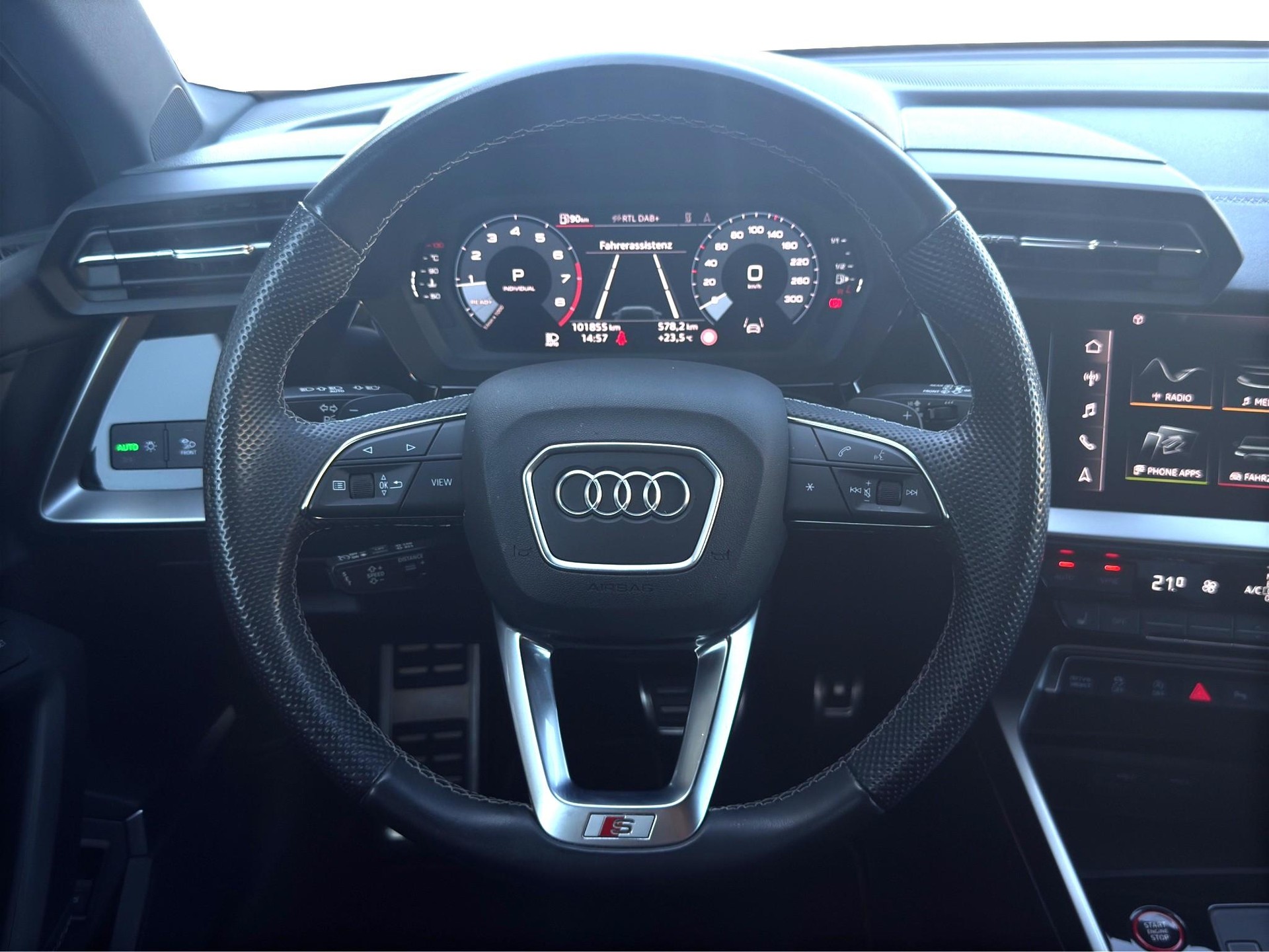 AUDI S3 Sportback 2.0 TFSI quattro S-Tronic-image-17