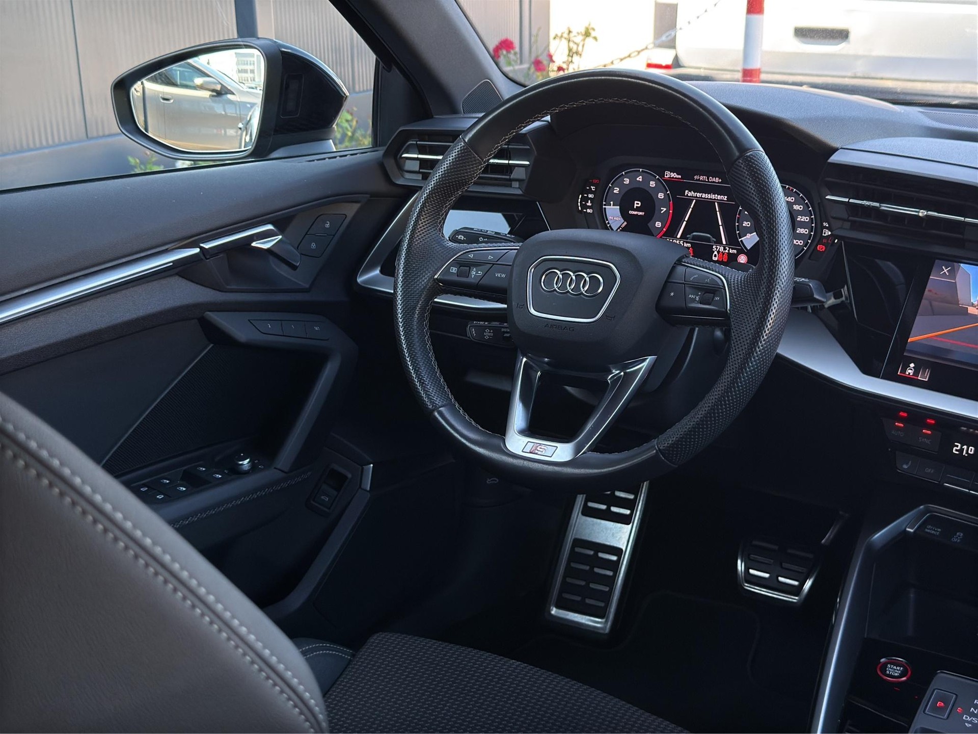 AUDI S3 Sportback 2.0 TFSI quattro S-Tronic-image-20