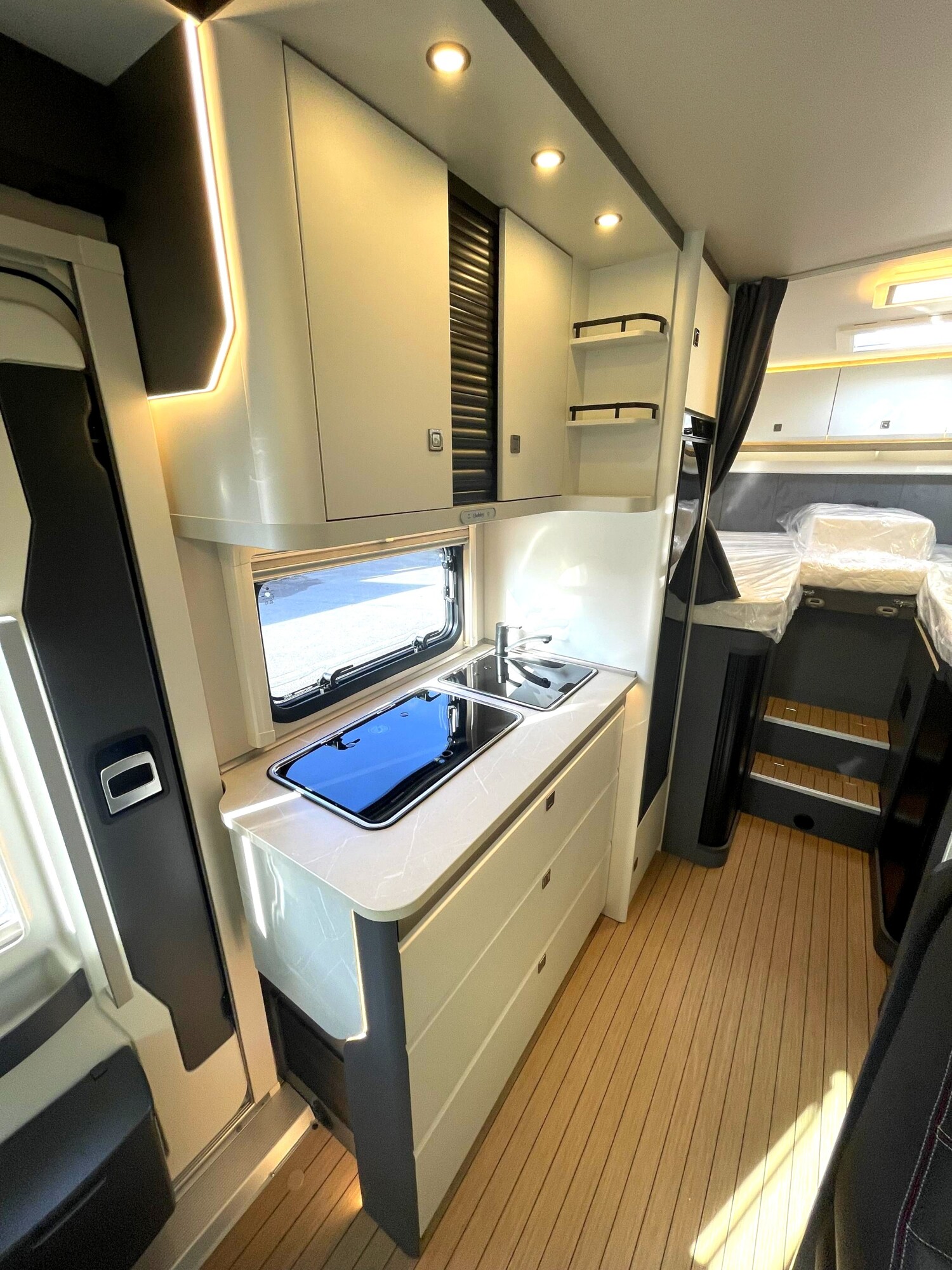 HOBBY Prestige T 710 GE-image-17