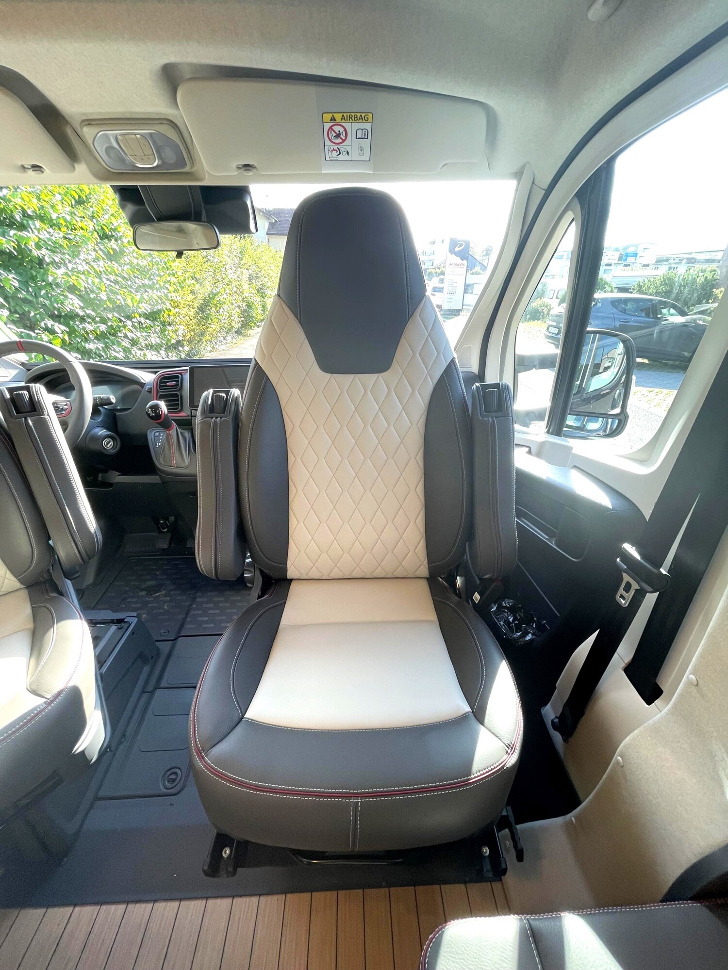 HOBBY Prestige T 710 GE-image-14