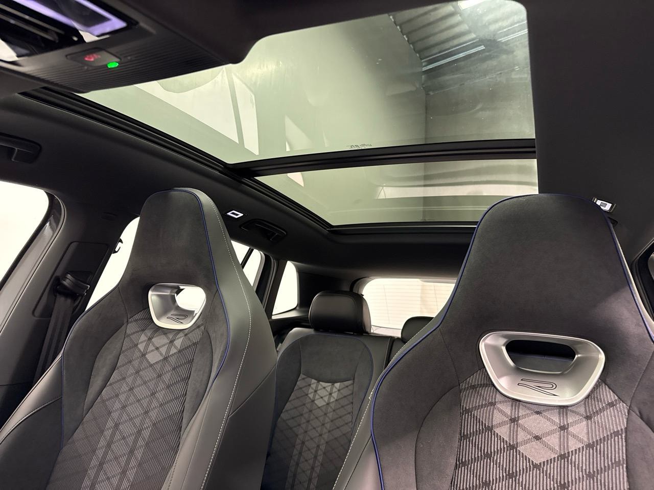 VW Tiguan 2.0 TDI R-Line Limit-image-5