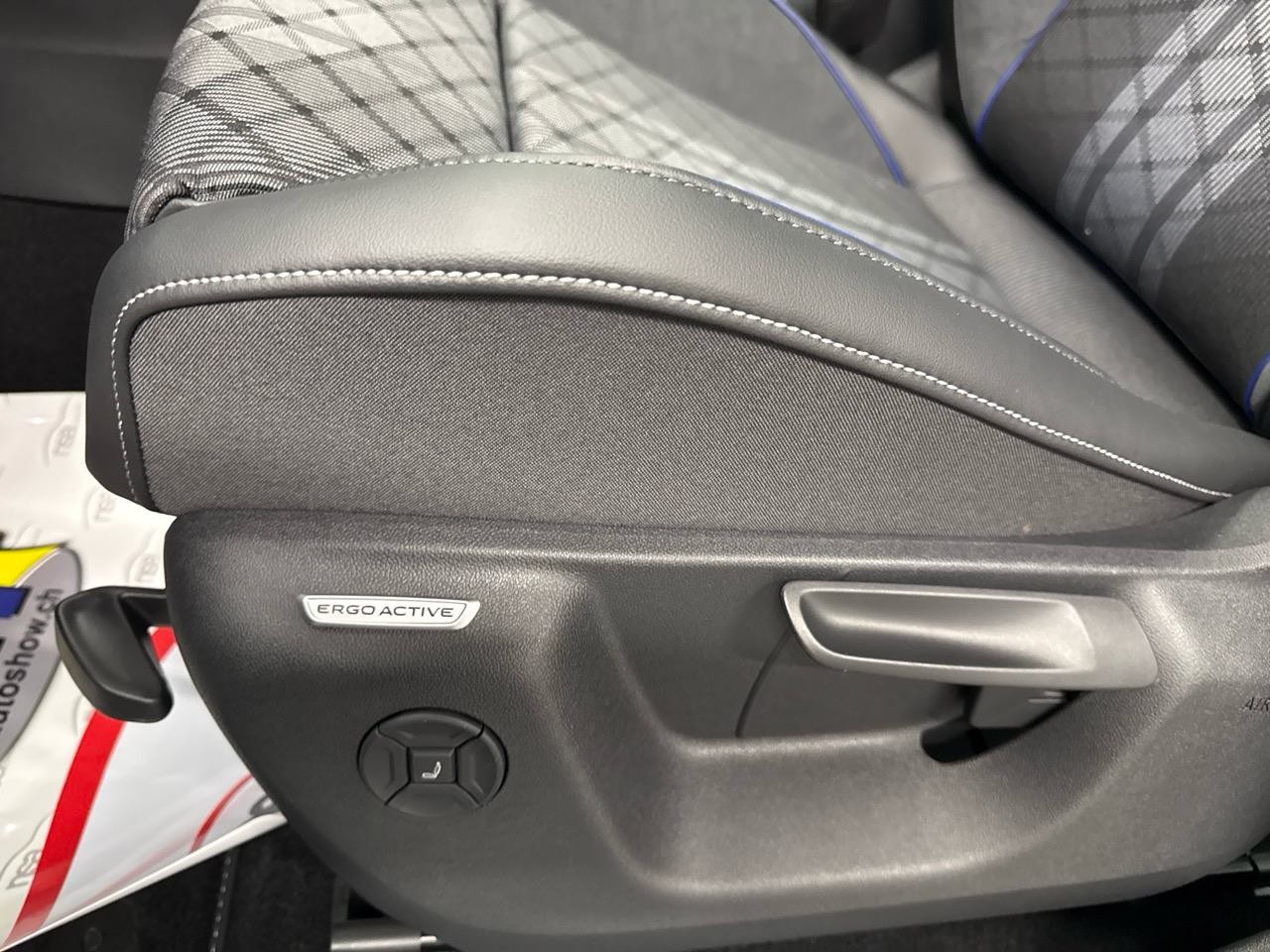 VW Tiguan 2.0 TDI R-Line Limit-image-4