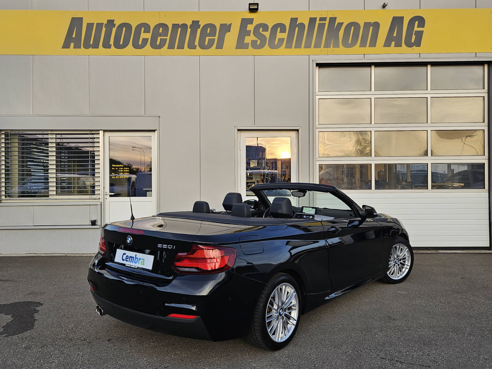 BMW 220i SAG Cabrio * Pack M Sport *-image-4