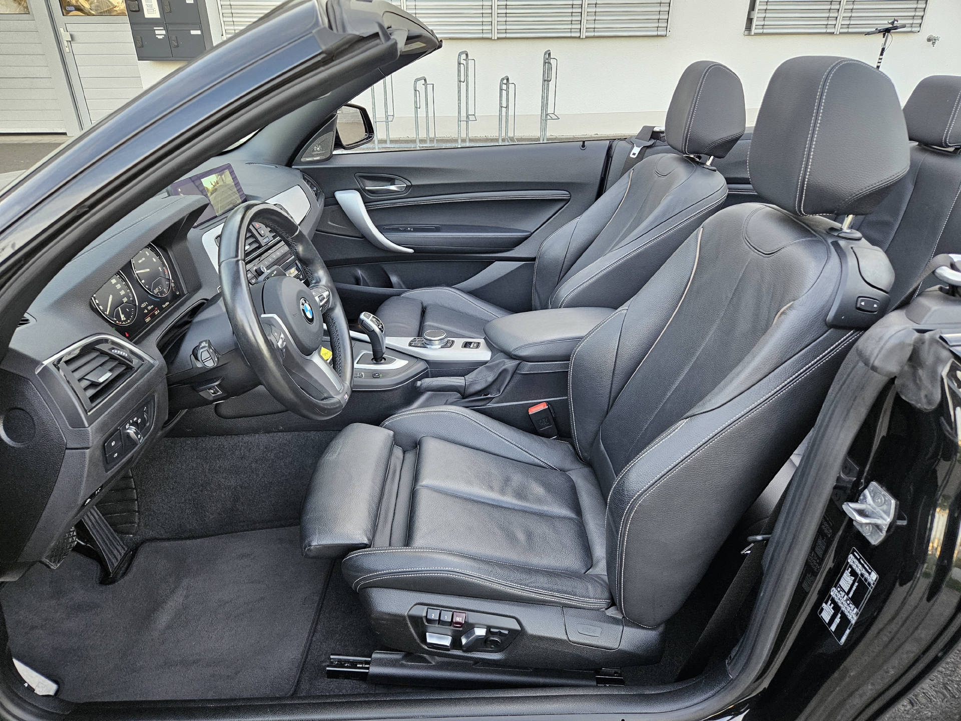 BMW 220i SAG Cabrio * Pack M Sport *-image-23