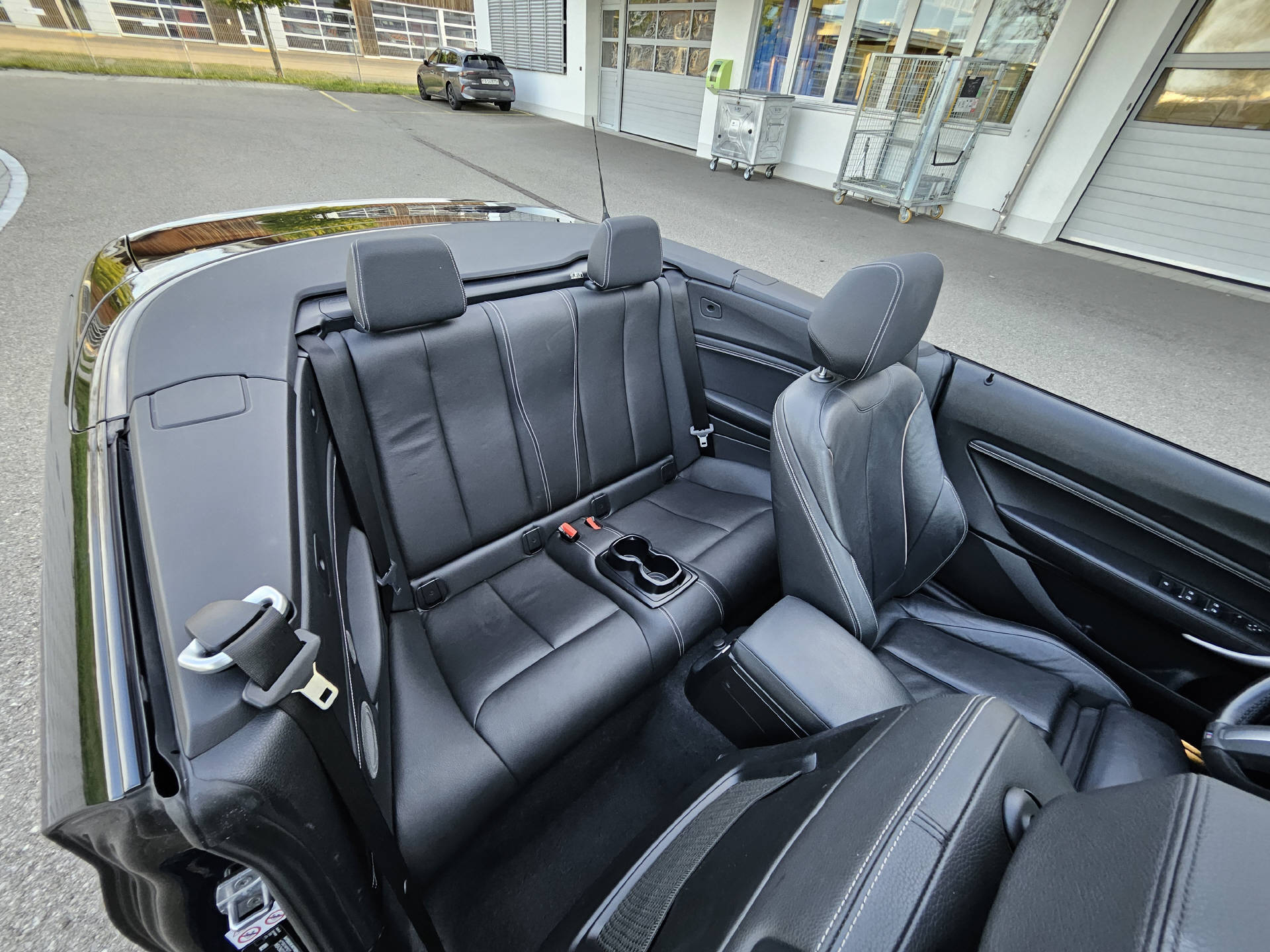 BMW 220i SAG Cabrio * Pack M Sport *-image-24