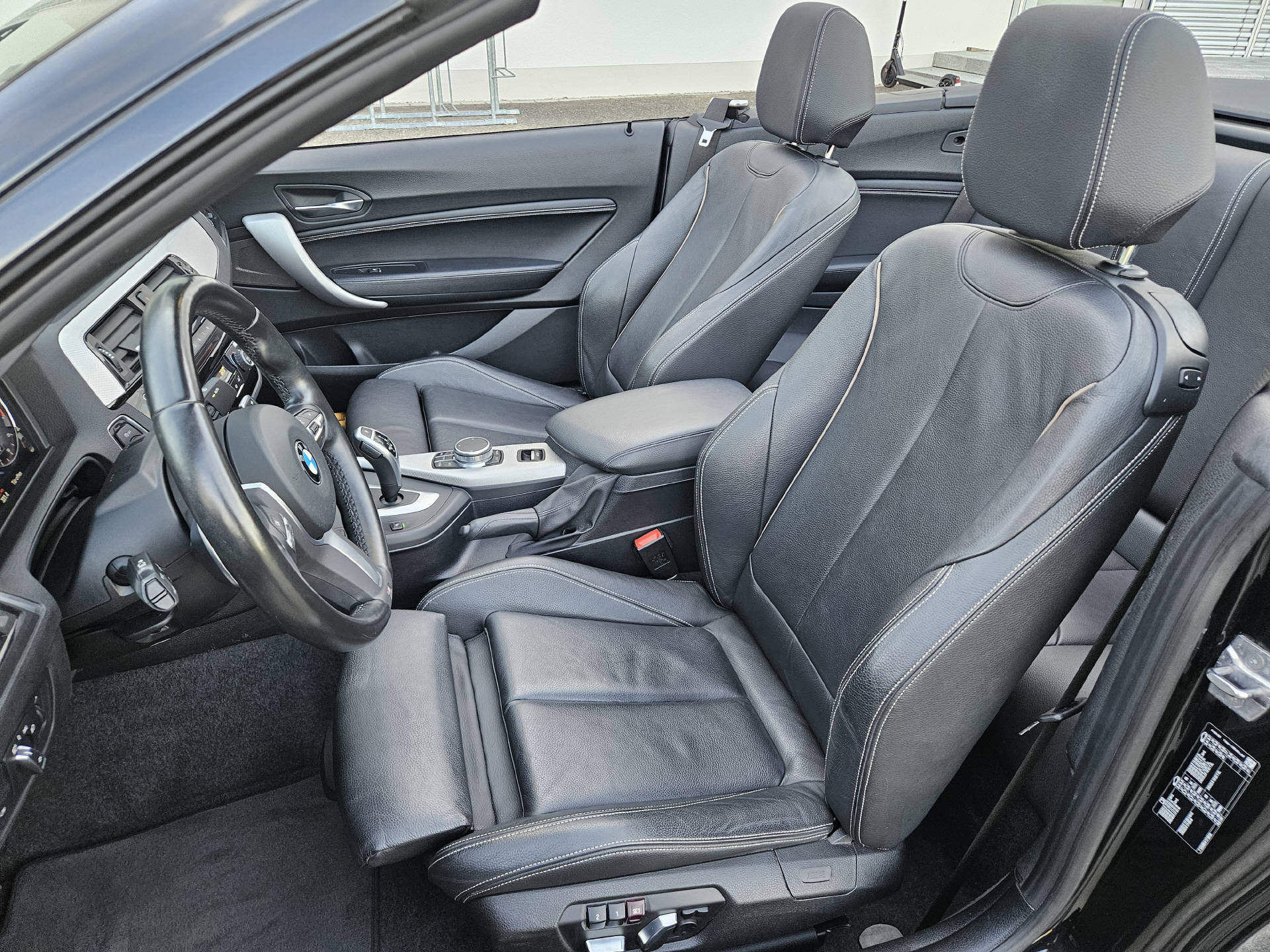 BMW 220i SAG Cabrio * Pack M Sport *-image-25