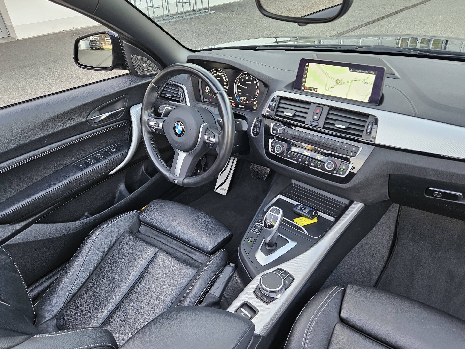 BMW 220i SAG Cabrio * Pack M Sport *-image-22