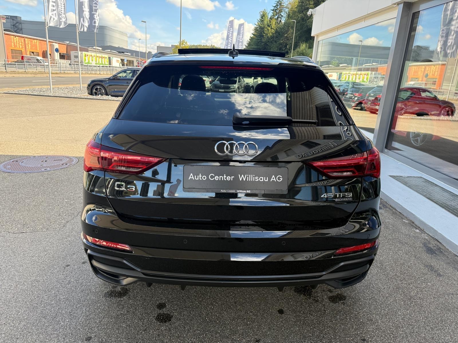 AUDI Q3 45 TFSI S line quattro S-tronic-image-23