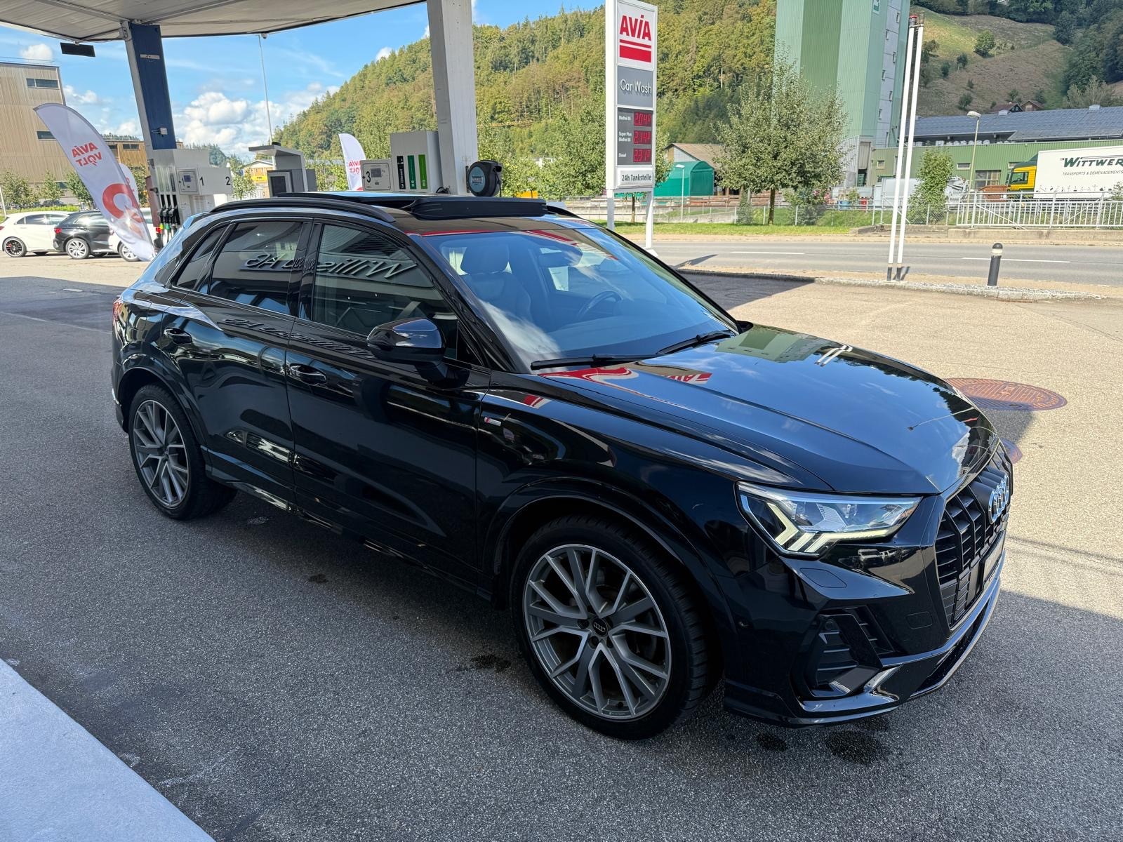 AUDI Q3 45 TFSI S line quattro S-tronic-image-16