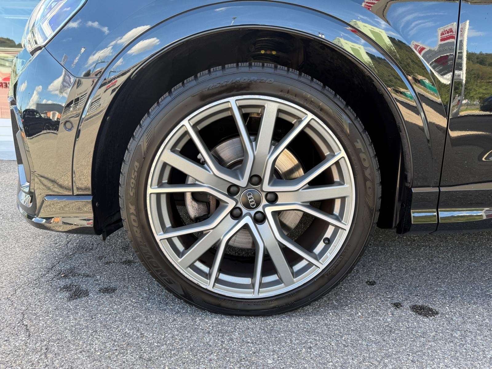 AUDI Q3 45 TFSI S line quattro S-tronic-image-2