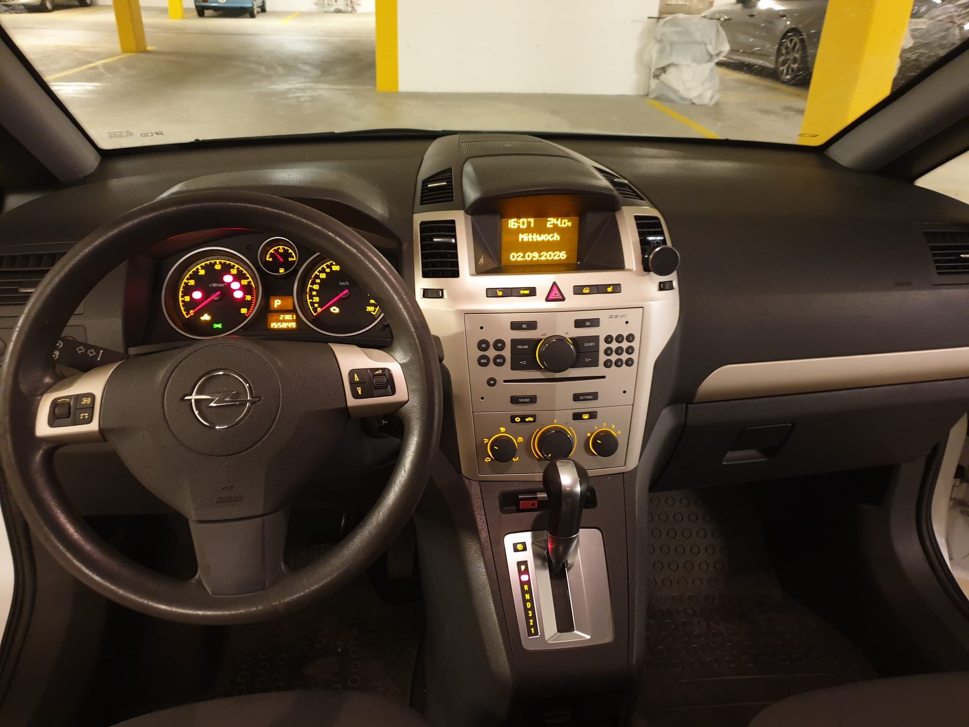 OPEL Zafira 2.2i 16V Sport Automatic-image-10