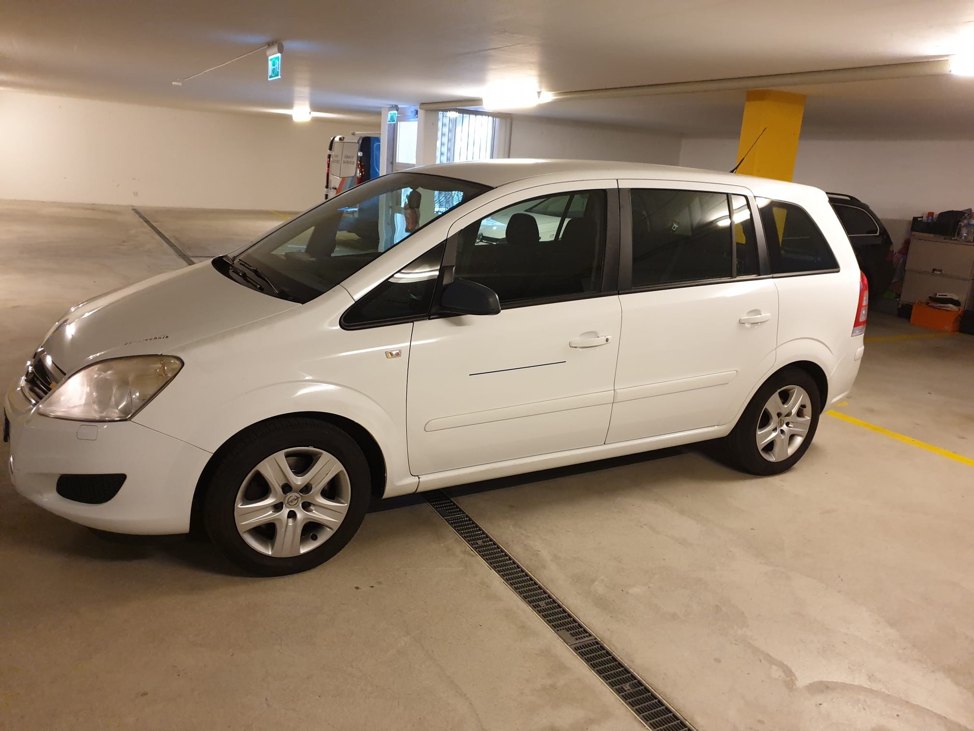 OPEL Zafira 2.2i 16V Sport Automatic-image-2