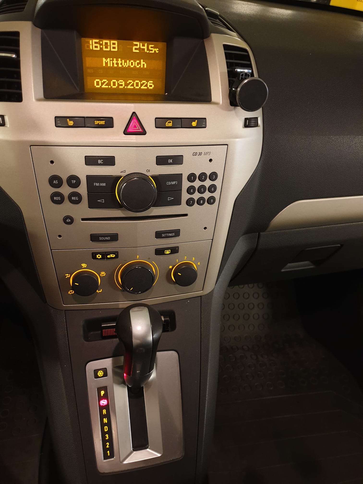 OPEL Zafira 2.2i 16V Sport Automatic-image-9