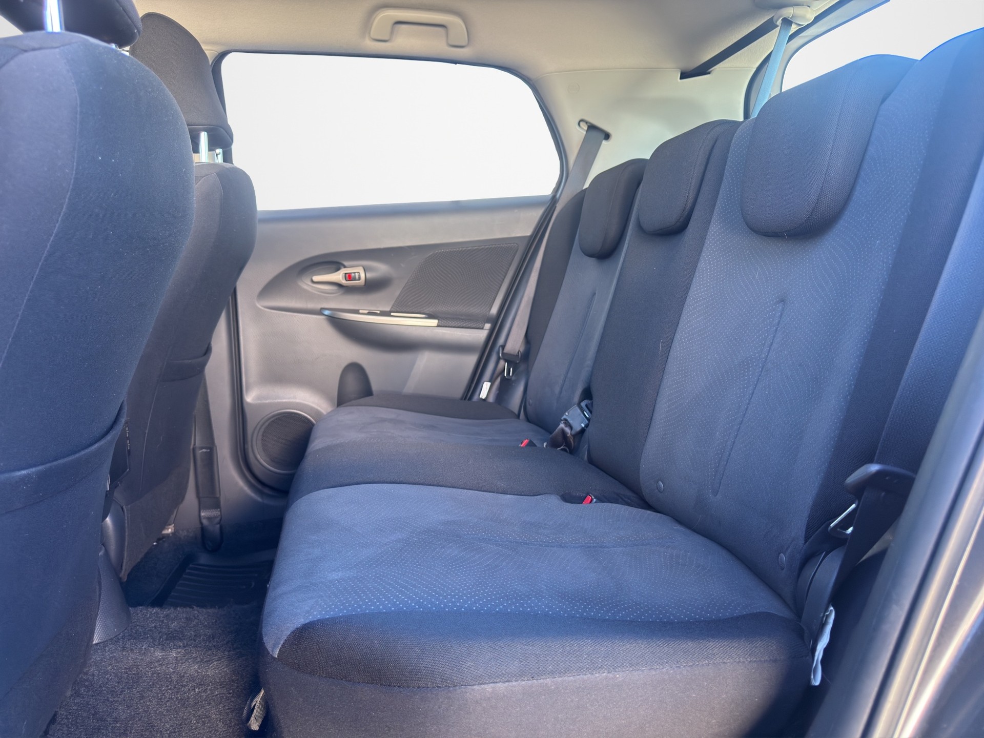 TOYOTA UrbanCruiser 1.4 D-4D 4WD-image-9