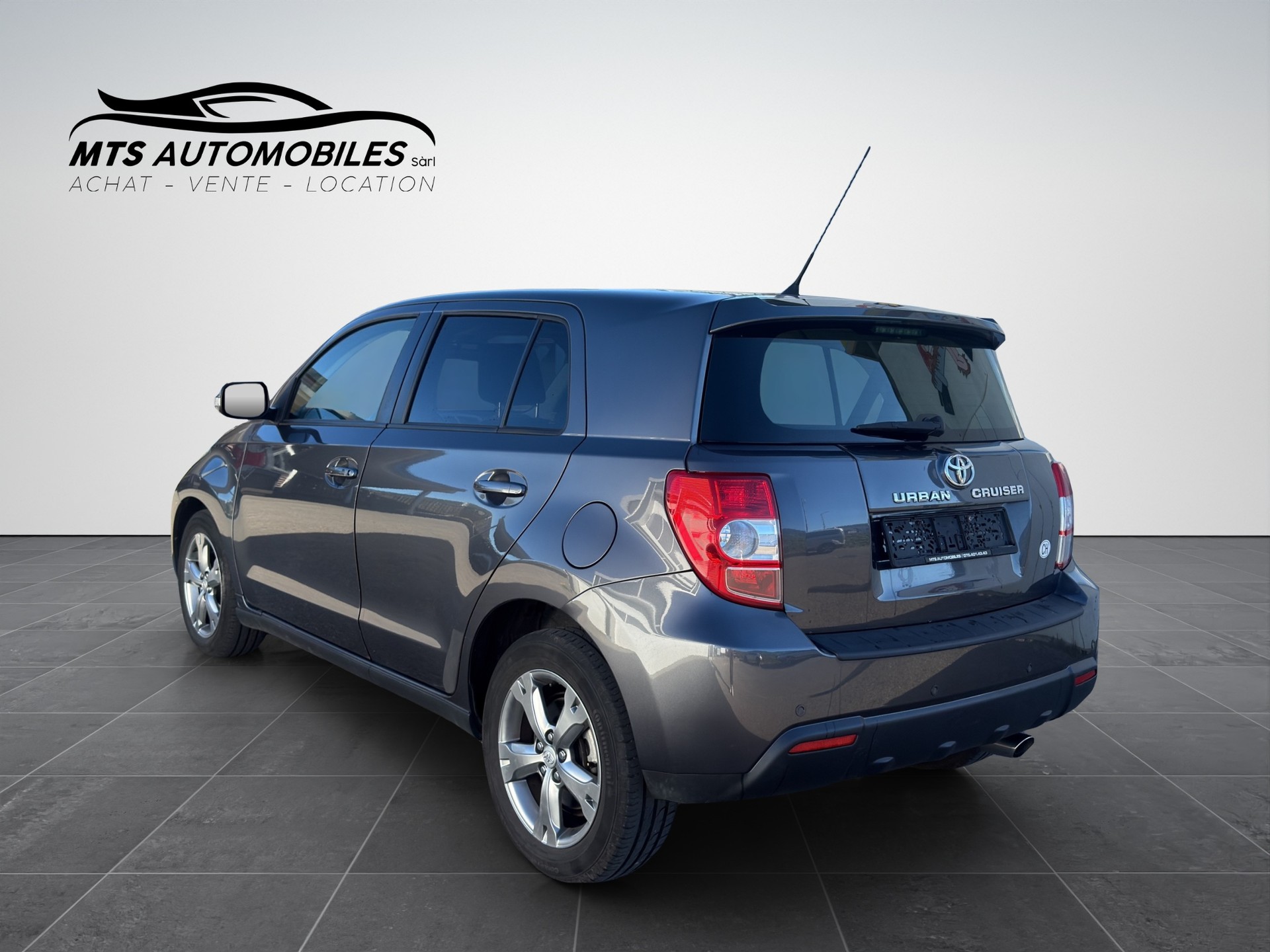 TOYOTA UrbanCruiser 1.4 D-4D 4WD-image-3