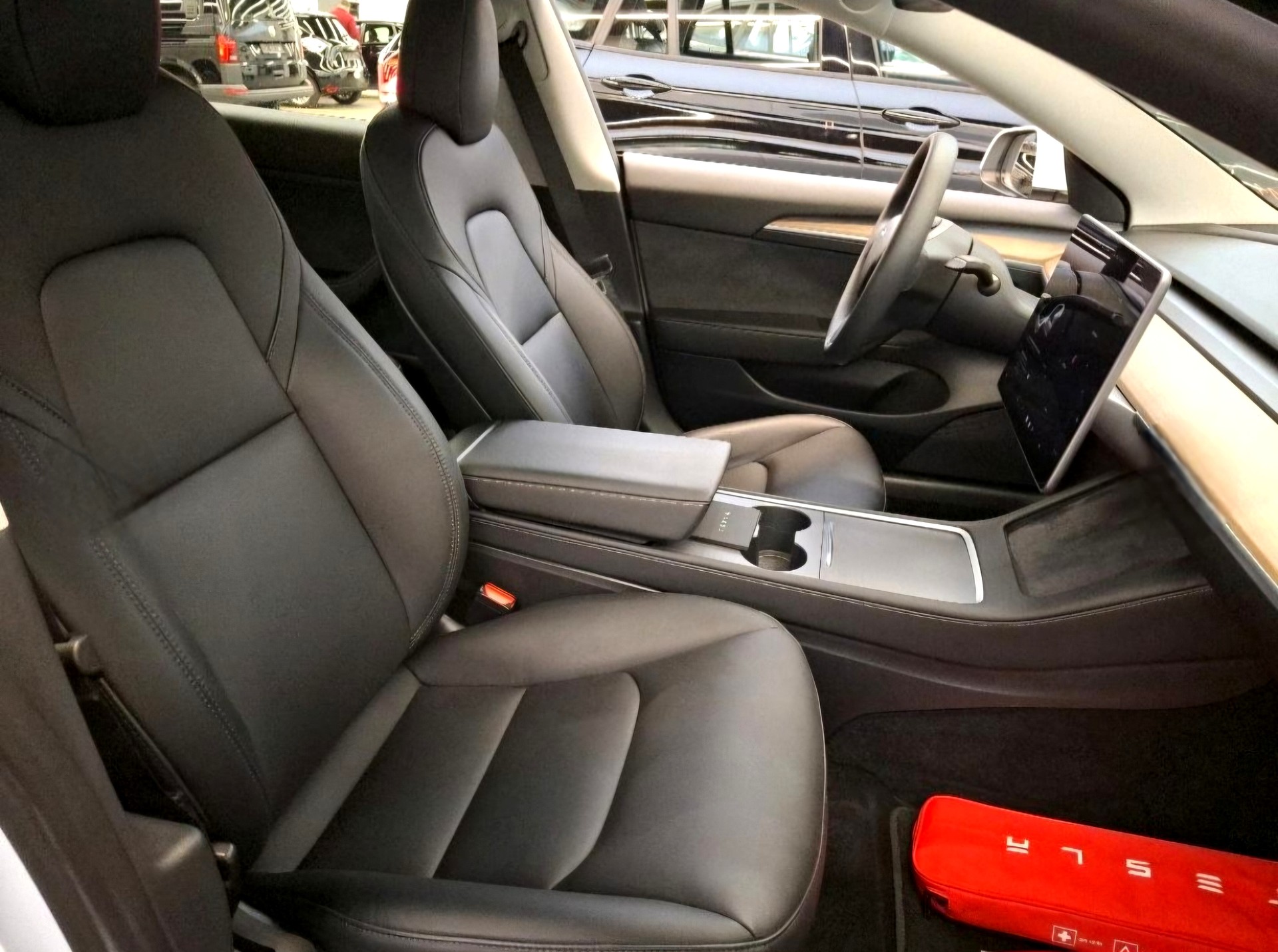 TESLA Model 3 Long Range Dual Motor AWD-image-4