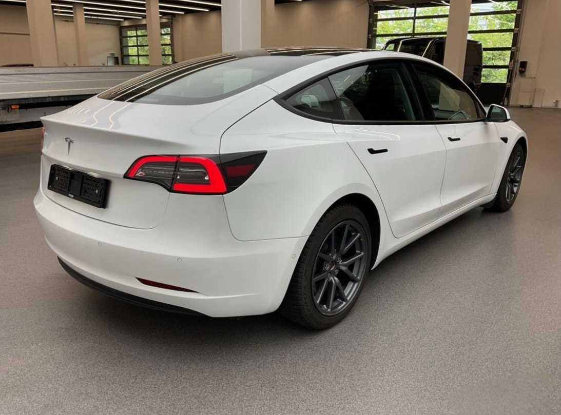 TESLA Model 3 Long Range Dual Motor AWD-image-1