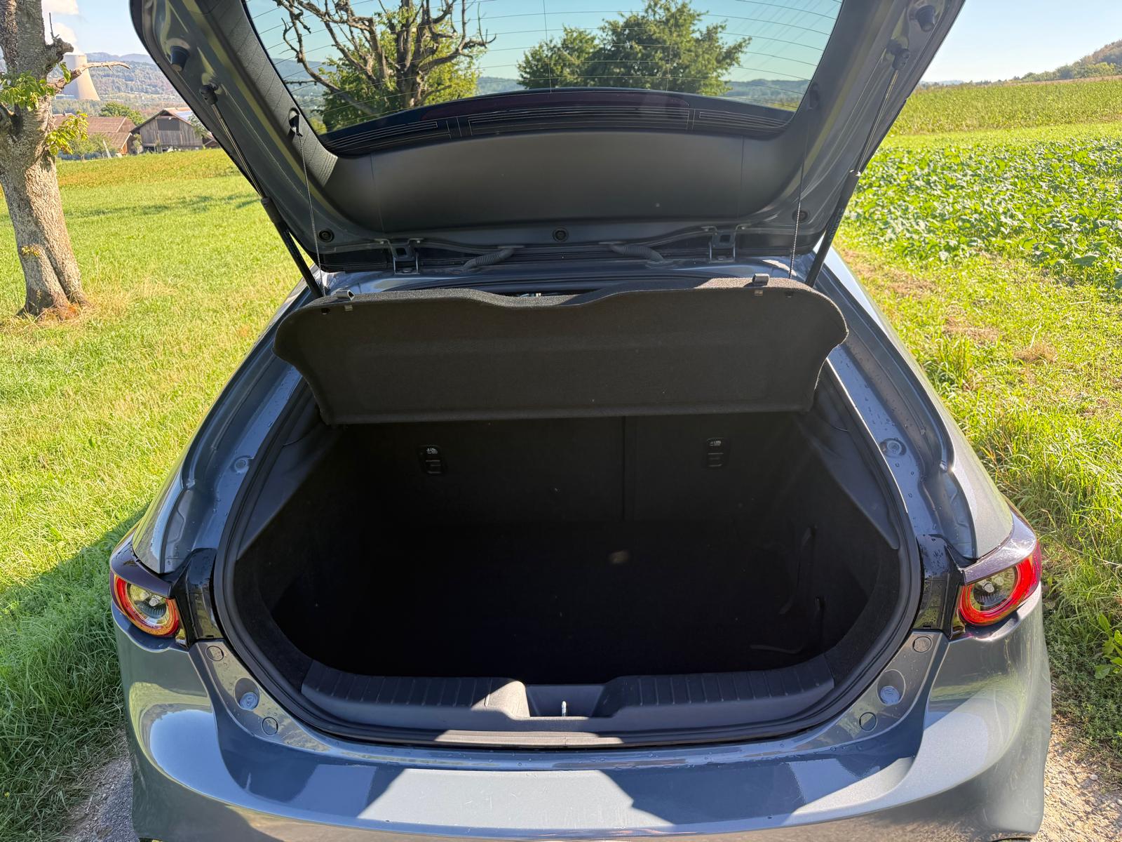 MAZDA 3 Hatchback SKYACTIV-X M Hybrid 180 Ambition-image-12