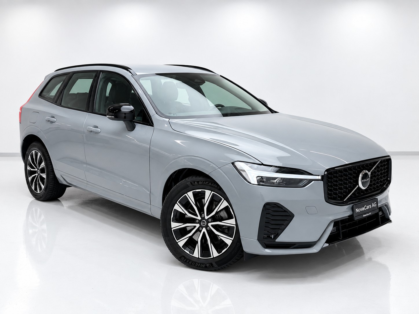 VOLVO XC60 B4 Diesel Mild Hybrid AWD Plus Dark Geartronic-image-10