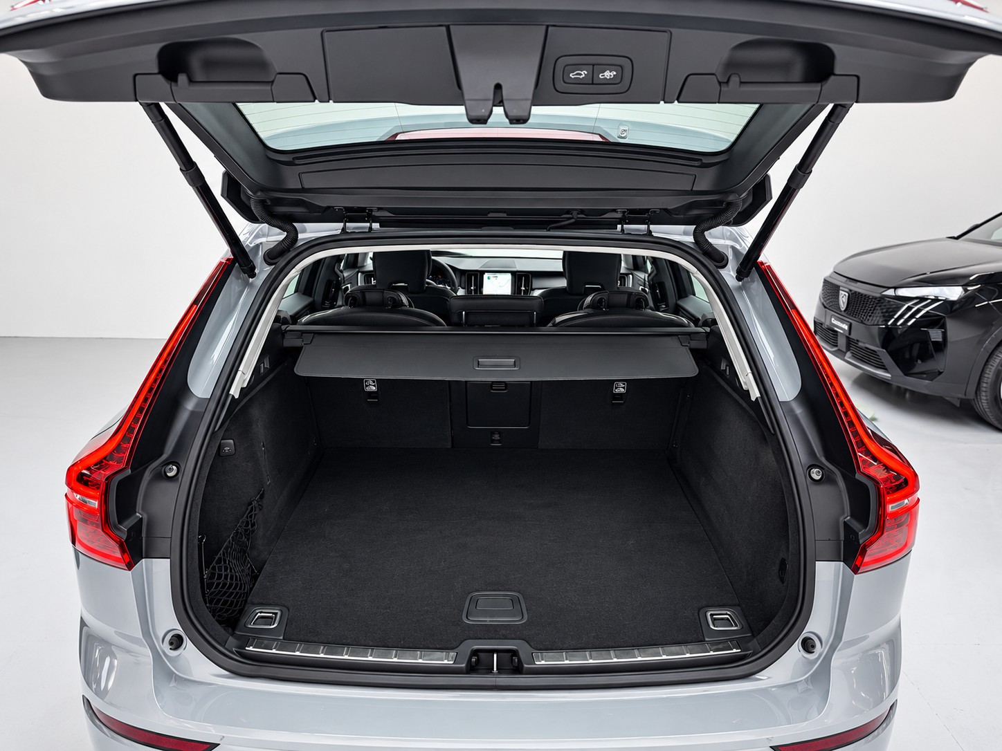 VOLVO XC60 B4 Diesel Mild Hybrid AWD Plus Dark Geartronic-image-17