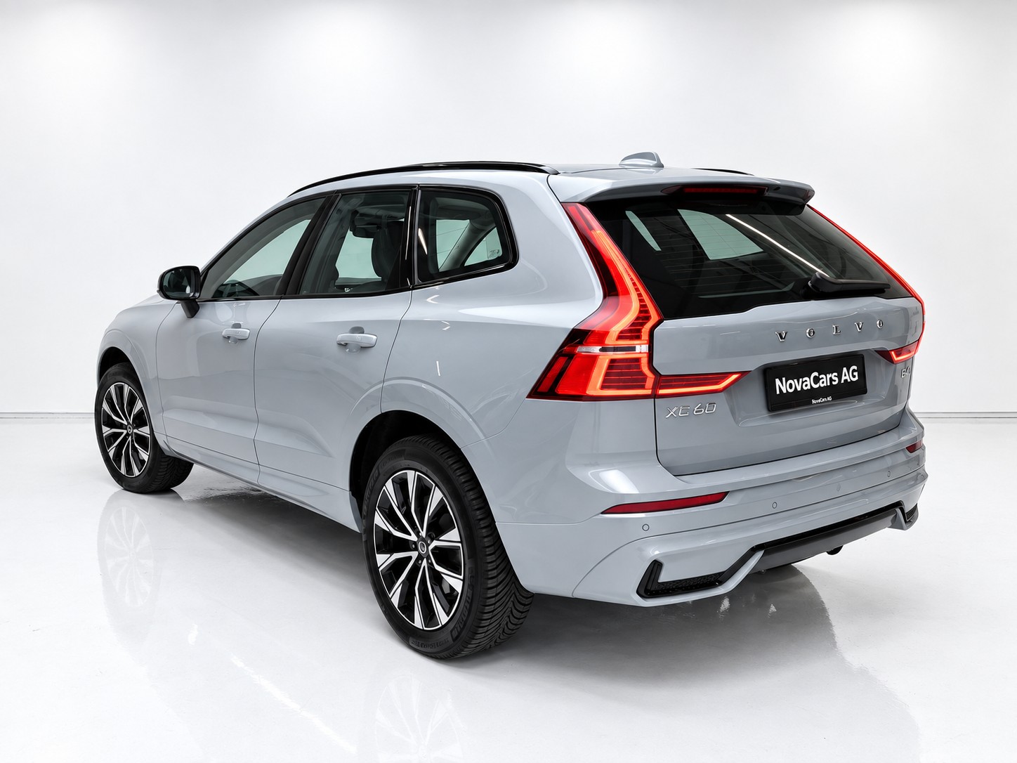 VOLVO XC60 B4 Diesel Mild Hybrid AWD Plus Dark Geartronic-image-4