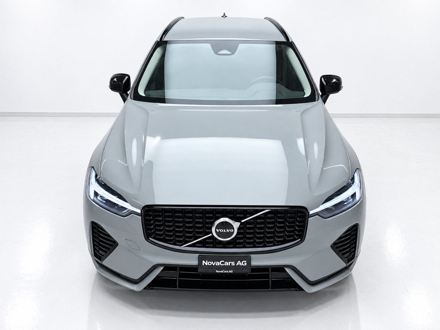 VOLVO XC60 B4 Diesel Mild Hybrid AWD Plus Dark Geartronic-image-11