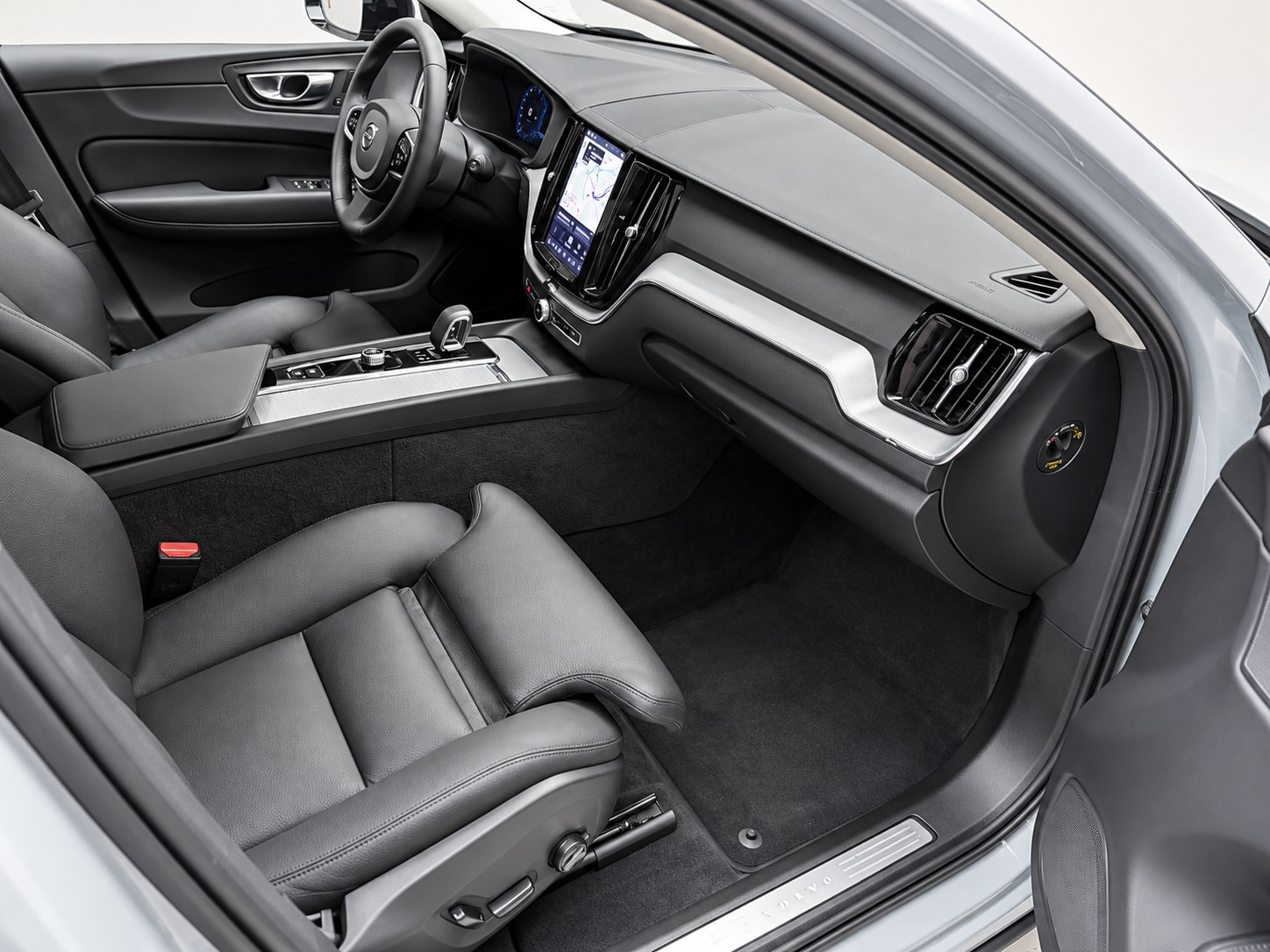 VOLVO XC60 B4 Diesel Mild Hybrid AWD Plus Dark Geartronic-image-20